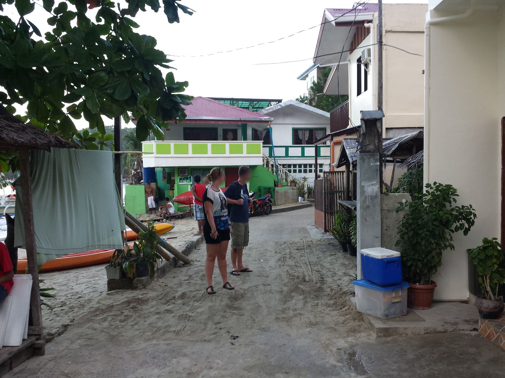 Street view near Edleahs Inn, El Nido