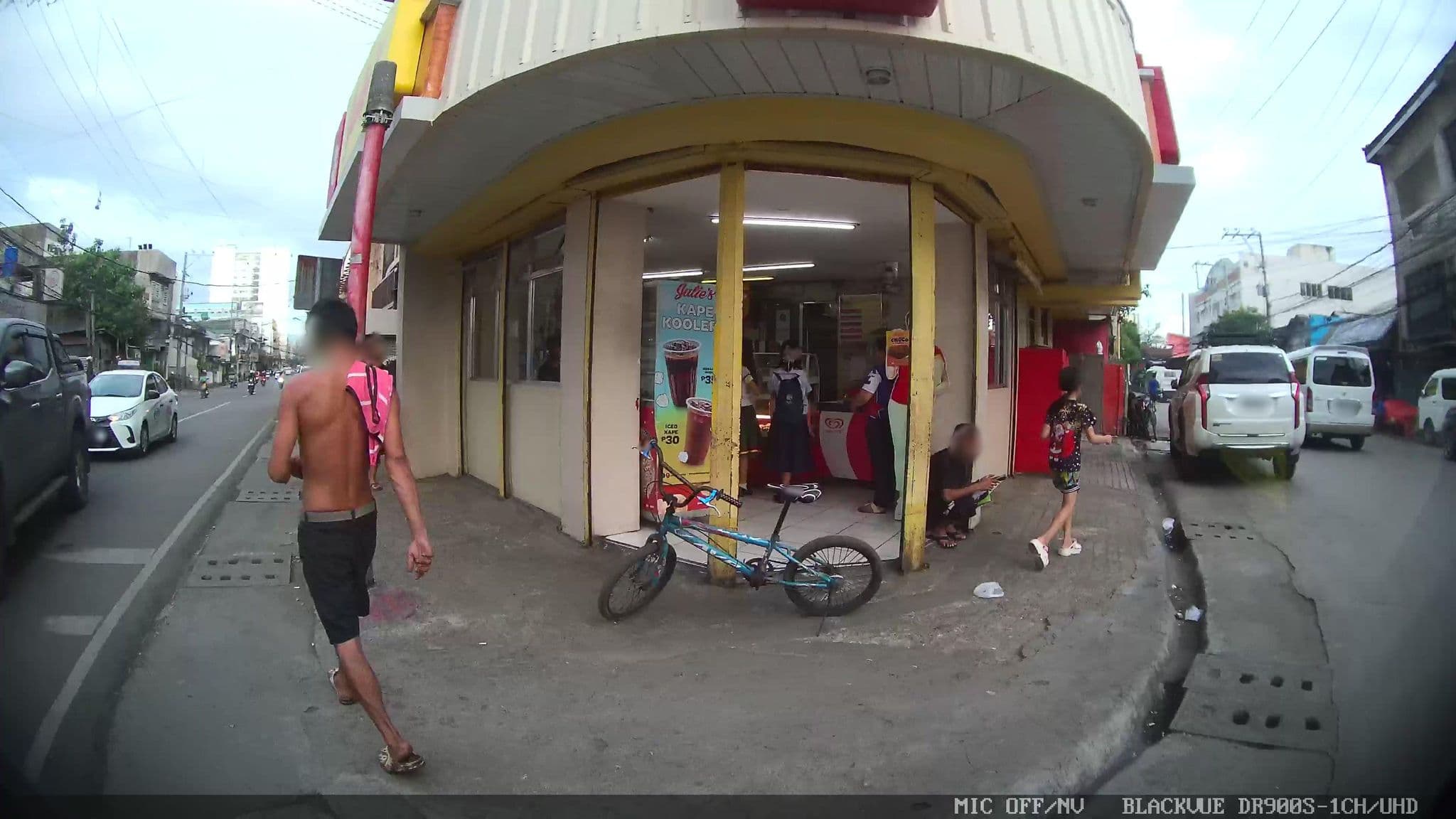 Street view near Airol Pension House, Adlaon — © Kaart---LEFT (CC BY-SA · Mapillary)