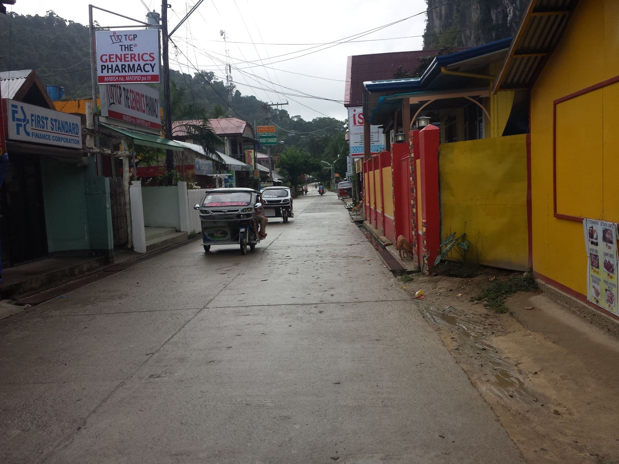 Street view near Strong Tower Inn, El Nido