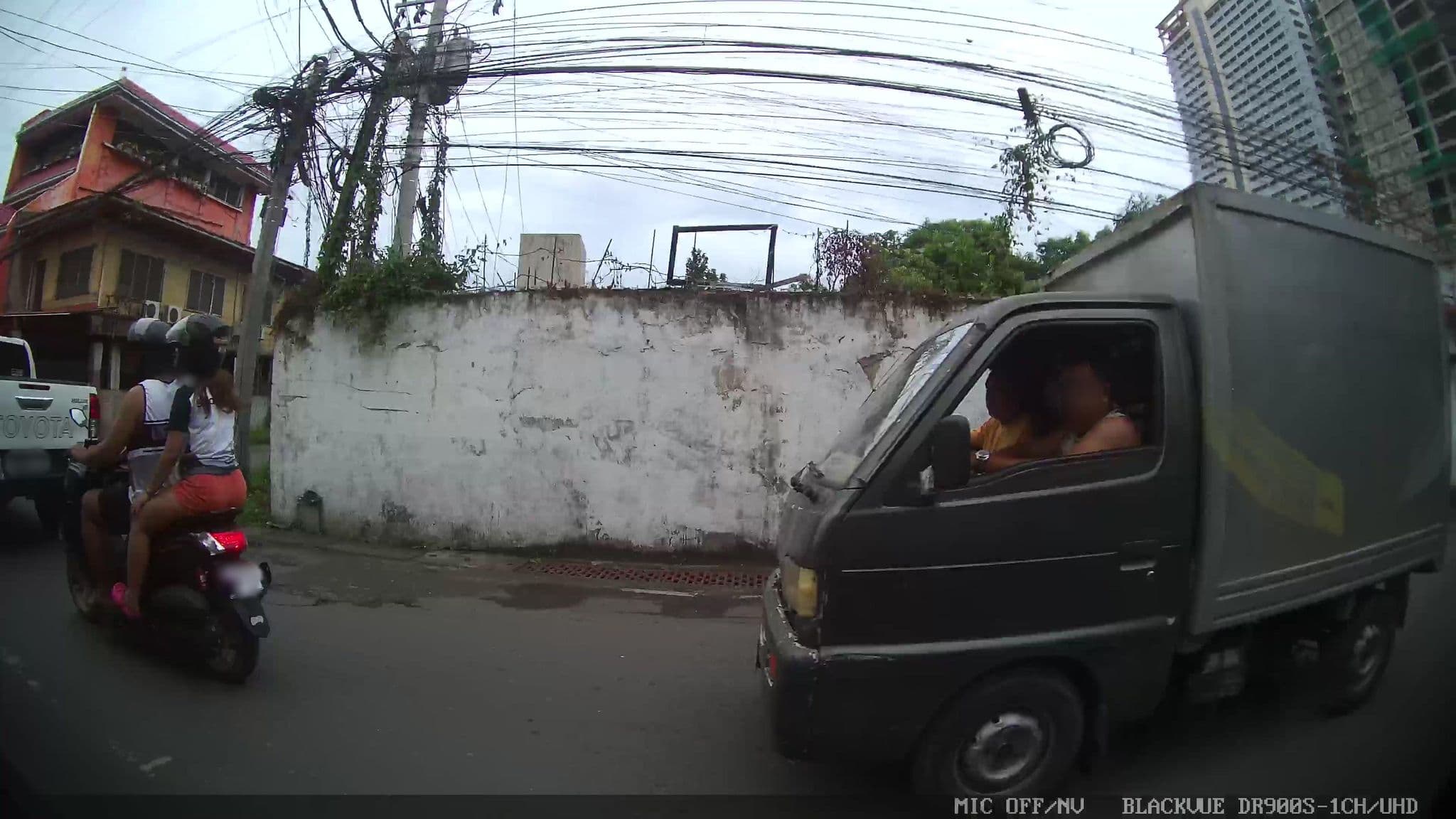 Street view near Travelbee Business Inn, Adlaon — © Kaart---LEFT (CC BY-SA · Mapillary)