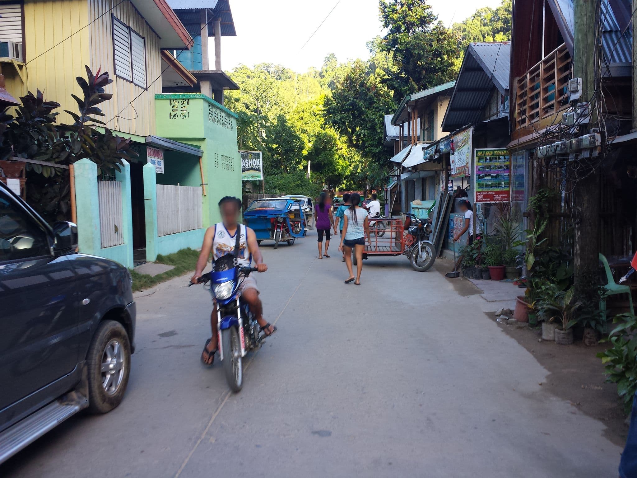 Street view near Krizma Inn, El Nido — © mrtmrt (CC BY-SA · Mapillary)