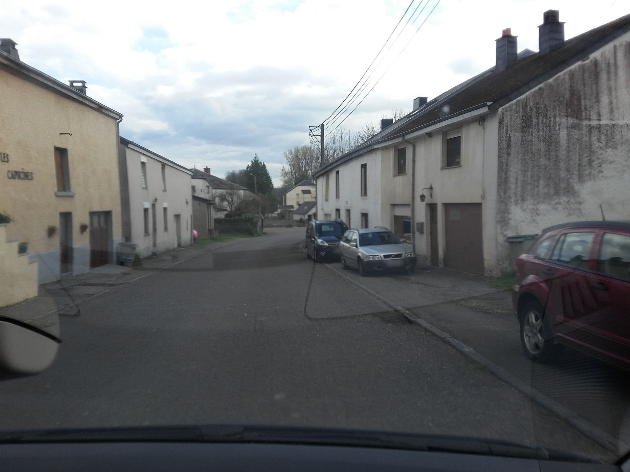 Street view near Hostellerie Sainte-Cécile, Herbeumont — © foxandpotatoes (CC BY-SA · Mapillary)