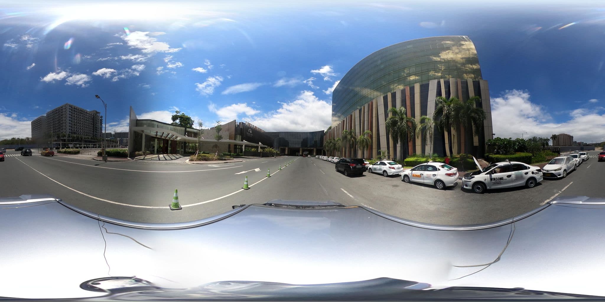 Street view near City of Dreams - Crown Hotel Manila, Baclaran — © kaart_4 (CC BY-SA · Mapillary)