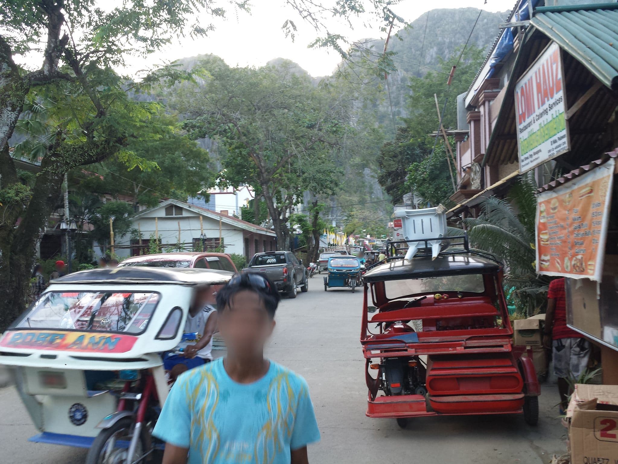 Street view near OMP Hostel, El Nido