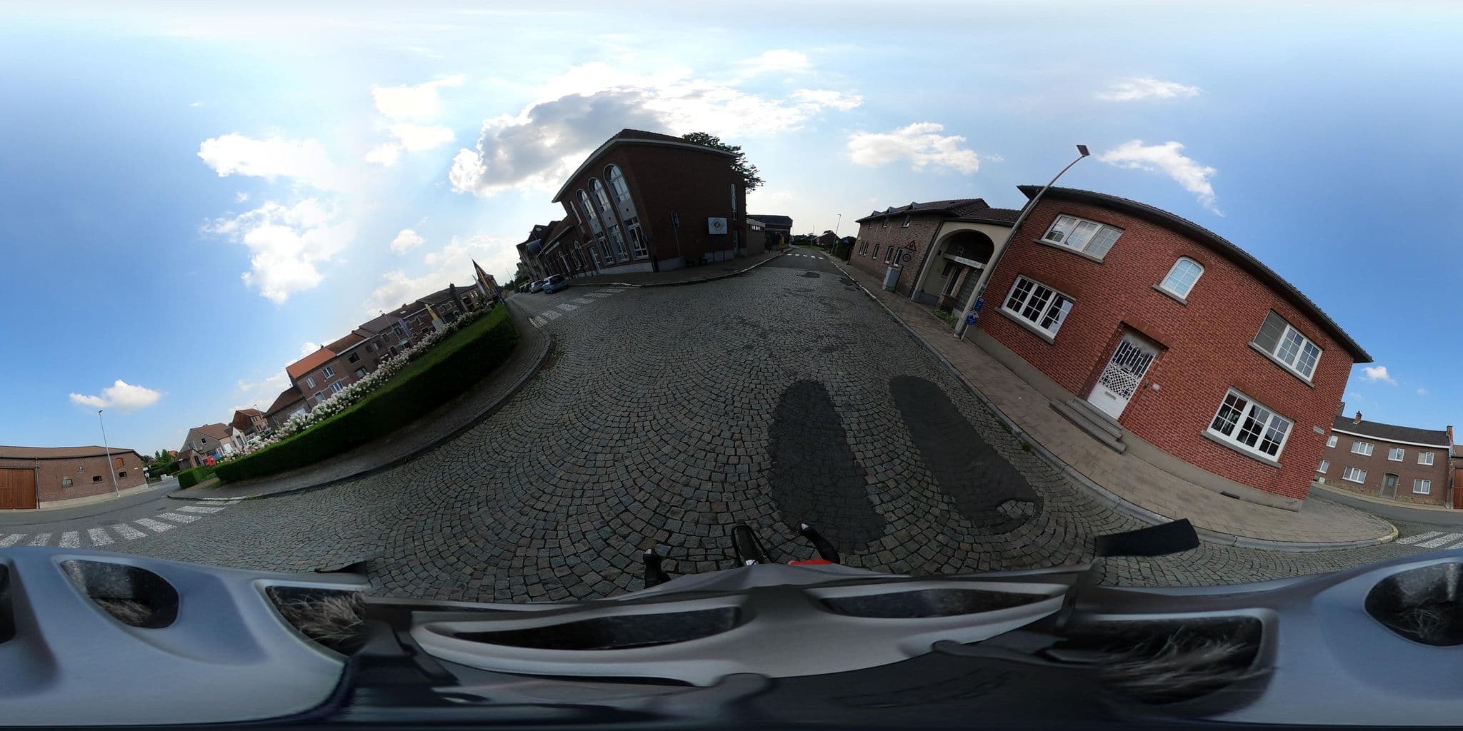 Street view near Aan het Singelhof, Brustem — © Eebie (CC BY-SA · Mapillary)