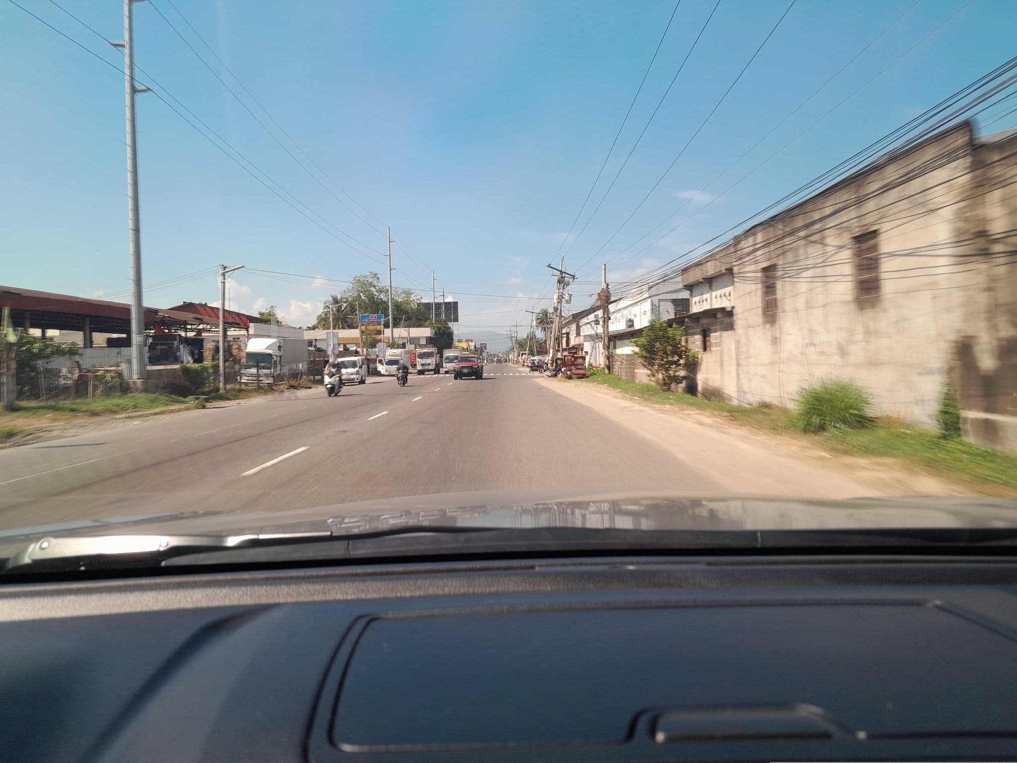 Street view near Milaor Trading Corporation, Milaor — © ericb1983 (CC BY-SA · Mapillary)
