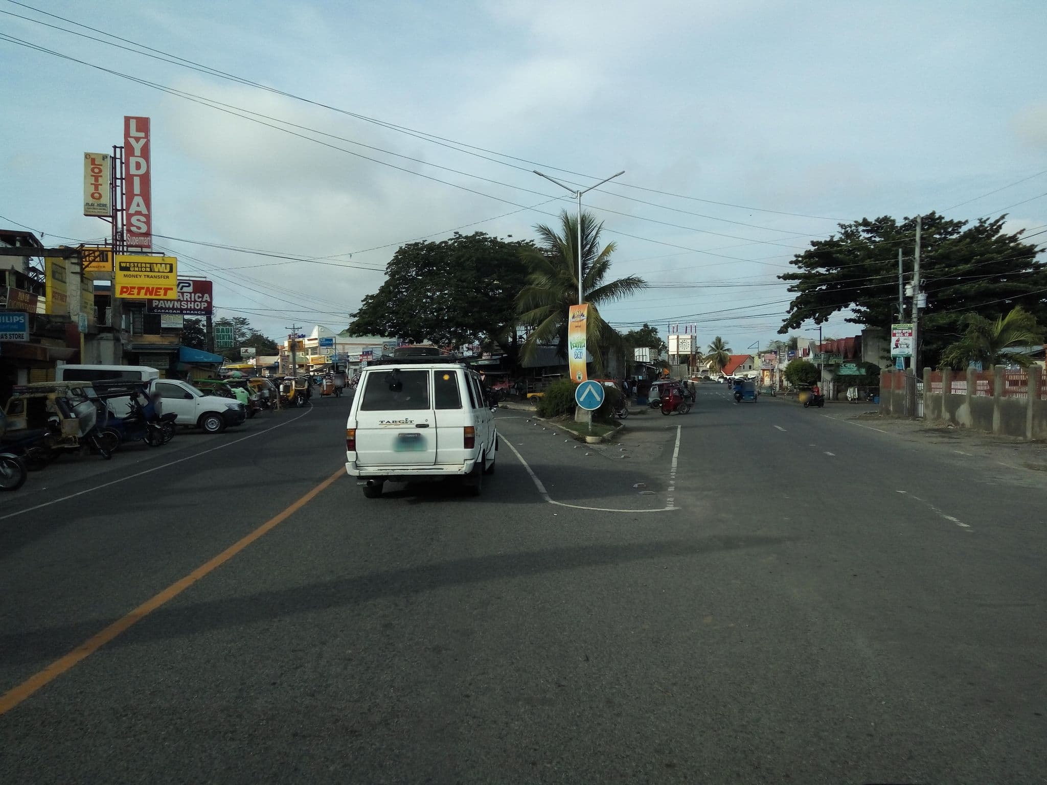 Street view near Roel's hotel, Cabagan — © asdfasdf0986 (CC BY-SA · Mapillary)