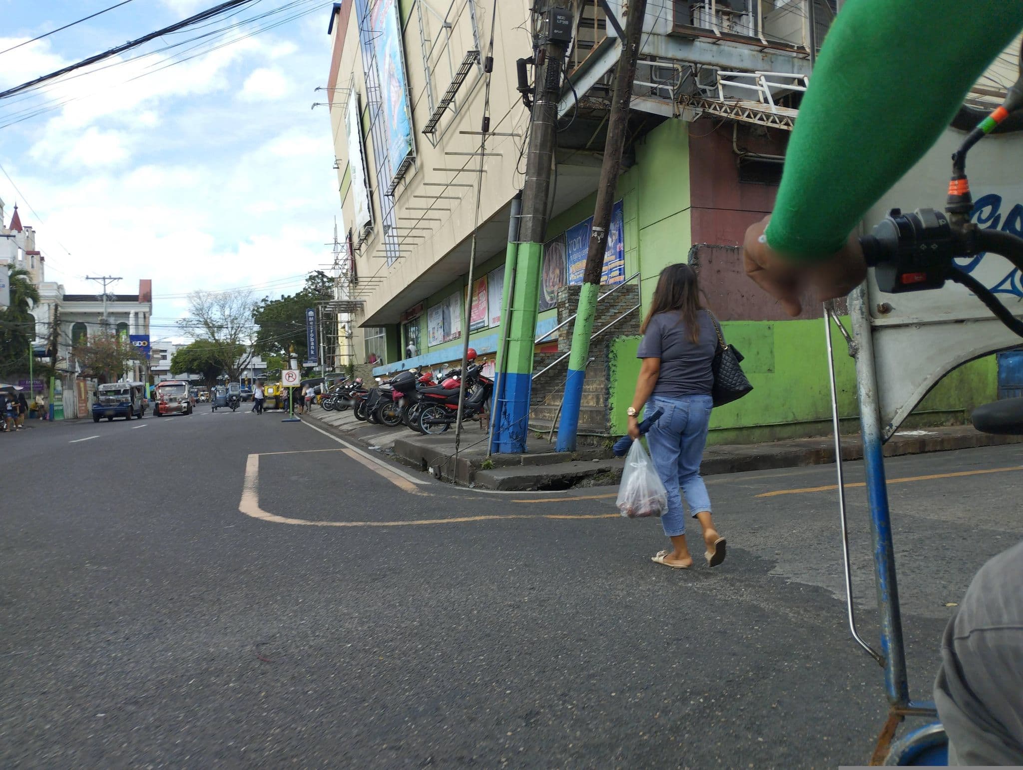 Street view near Starmark Hotel, Naga — © utteringmute (CC BY-SA · Mapillary)