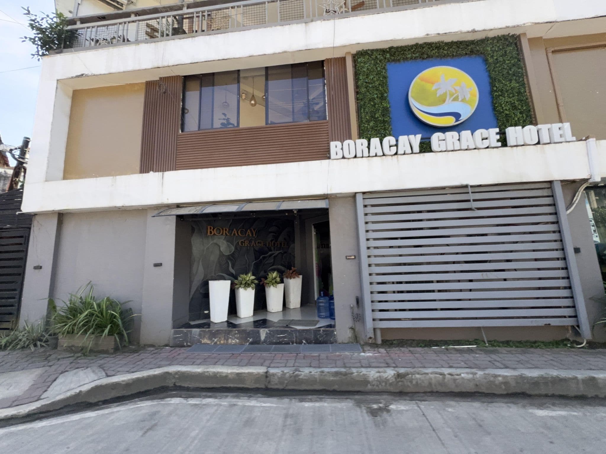 Street view near Boracay Grace Hotel, Yapak