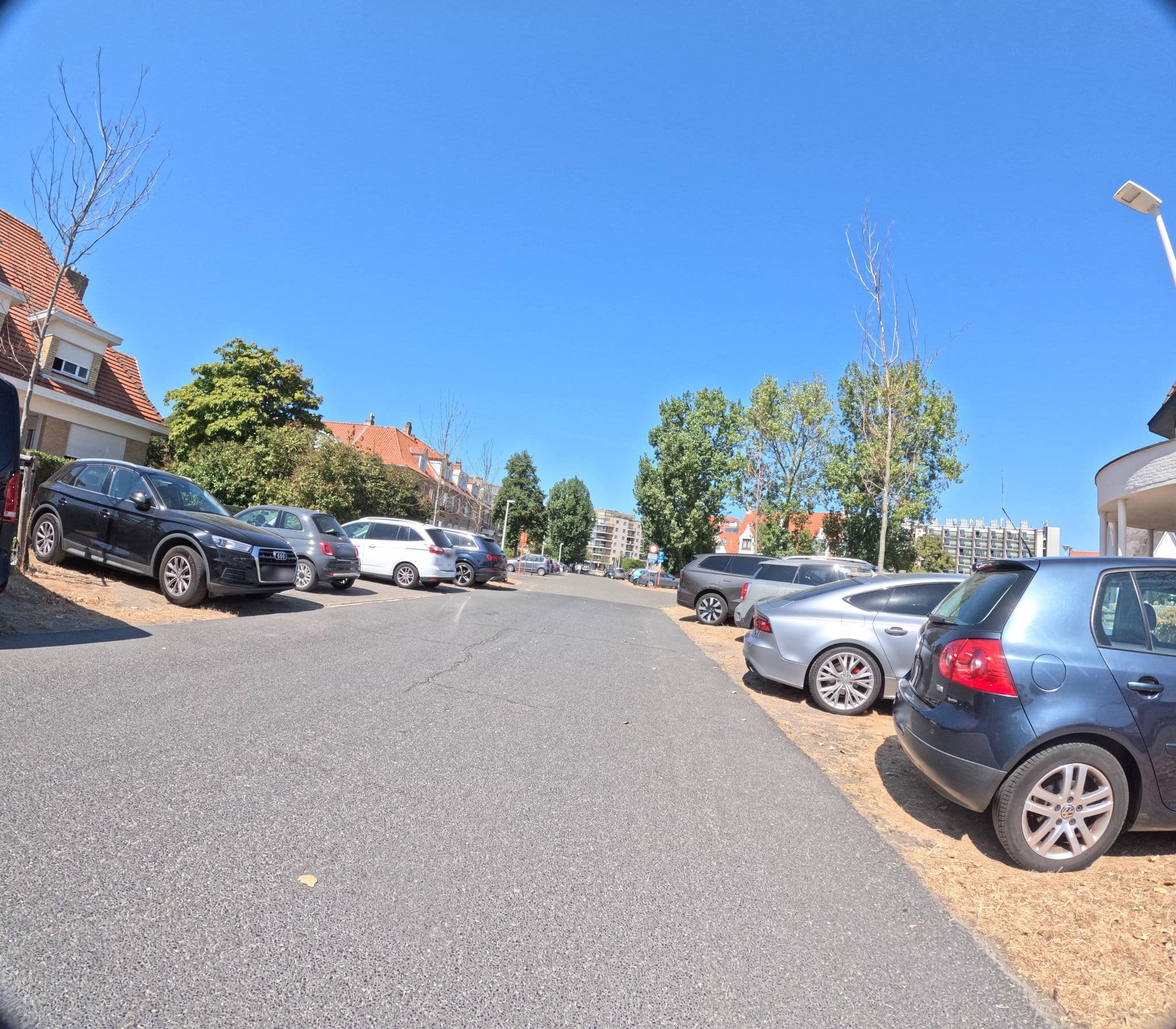 Street view near Villa Nieuwpoort, Lombardsijde — © filipc (CC BY-SA · Mapillary)