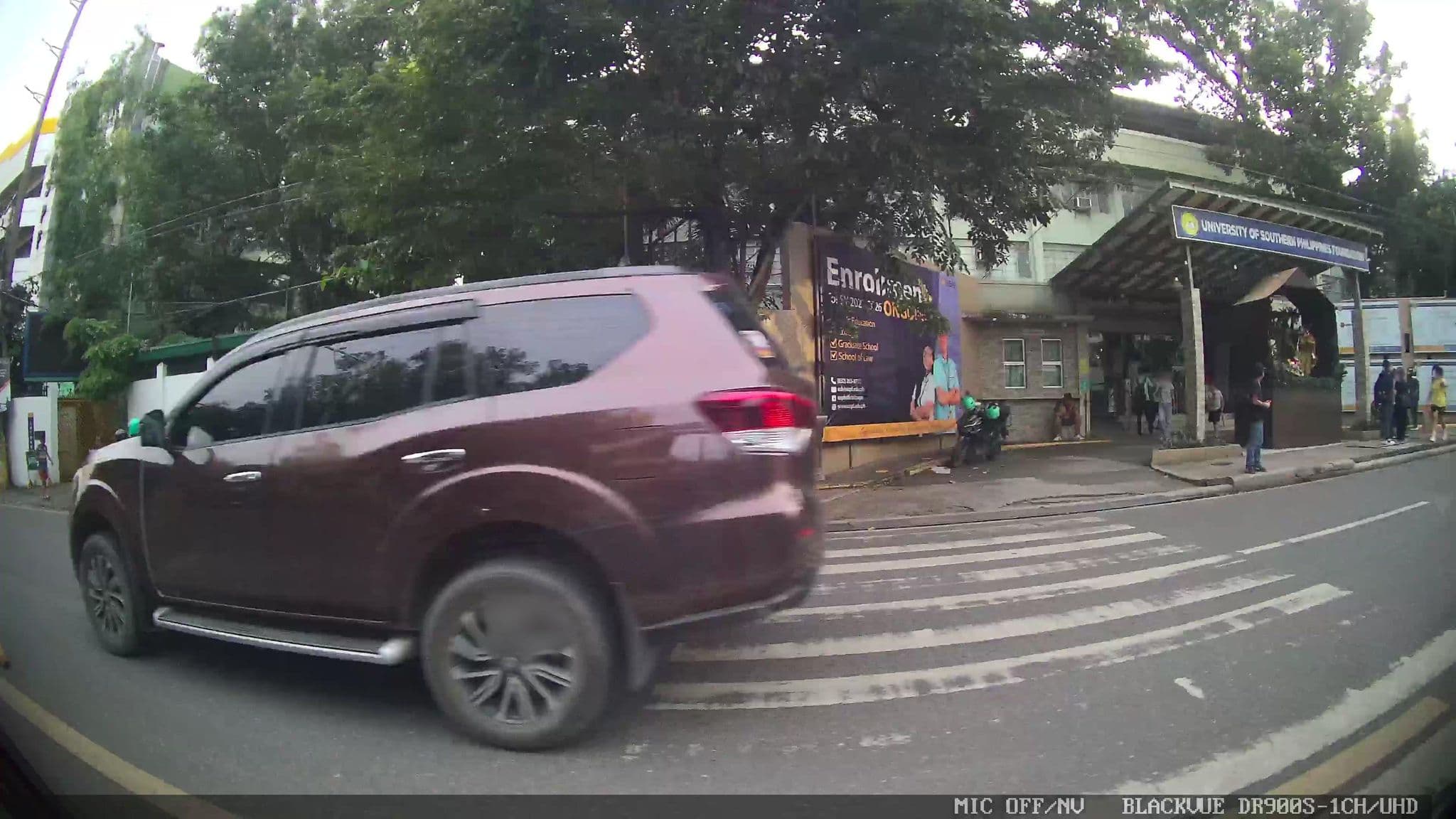 Street view near Crowne Garden Hotel, Apas — © Kaart---LEFT (CC BY-SA · Mapillary)