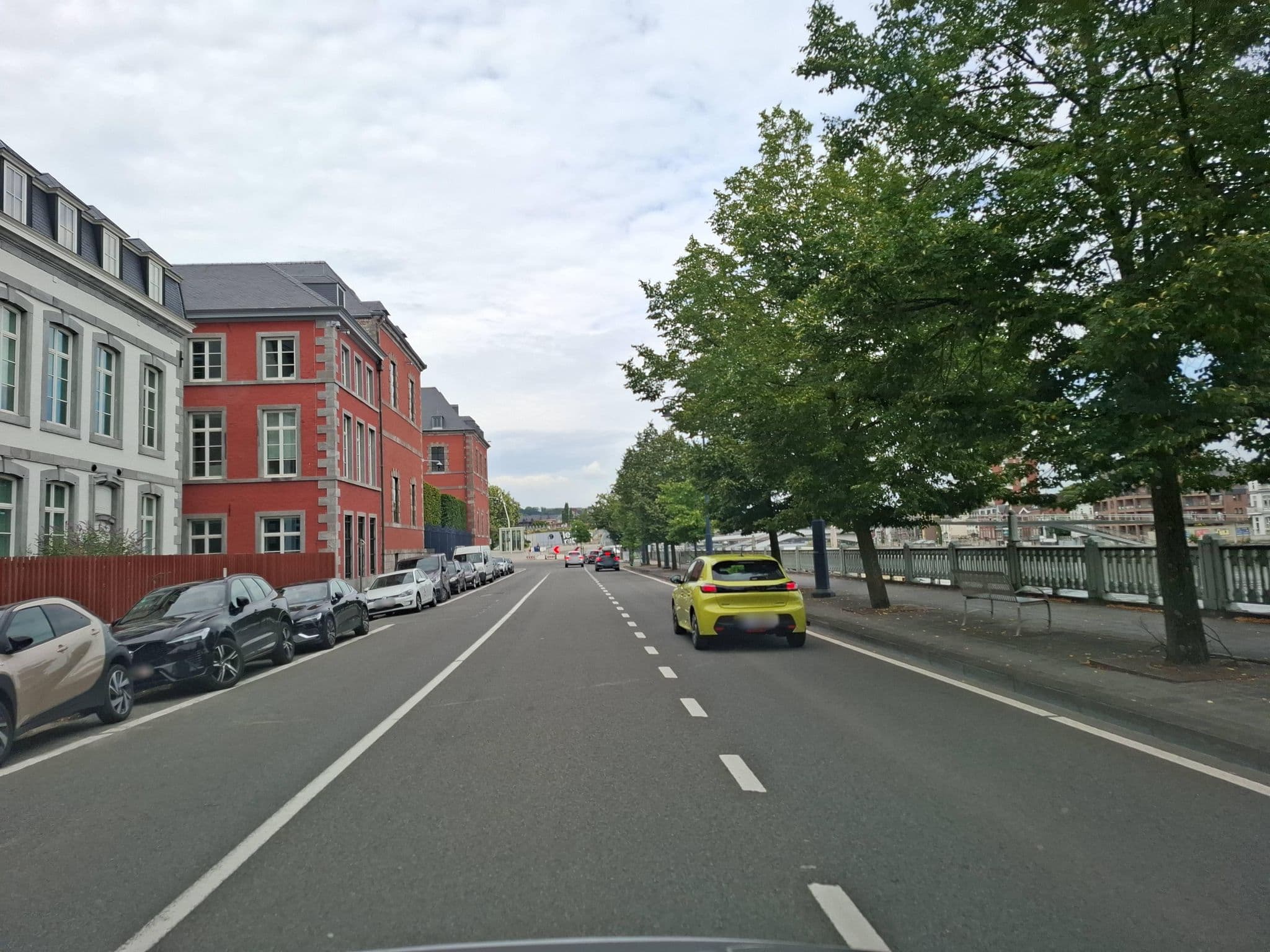 Street view near MS Elisabeth, Jambes — © masterofnoroad (CC BY-SA · Mapillary)