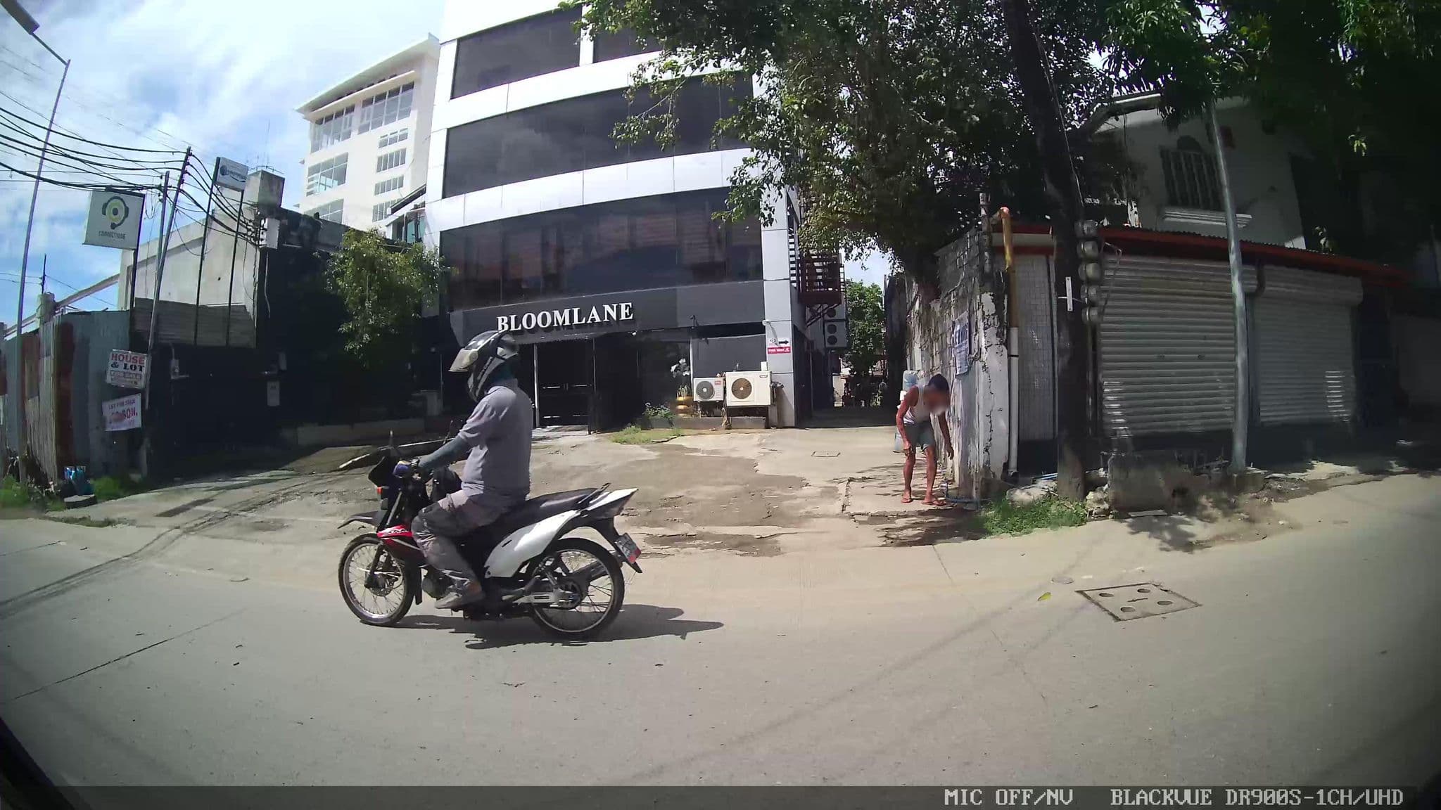 Street view near White villa hostel, Mandaue City — © Kaart---LEFT (CC BY-SA · Mapillary)