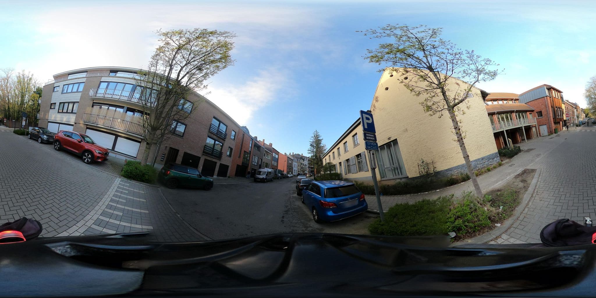 Street view near Aspria Royal La Rasante, Woluwe-Saint-Lambert — © RaphaelPasLoin (CC BY-SA · Mapillary)