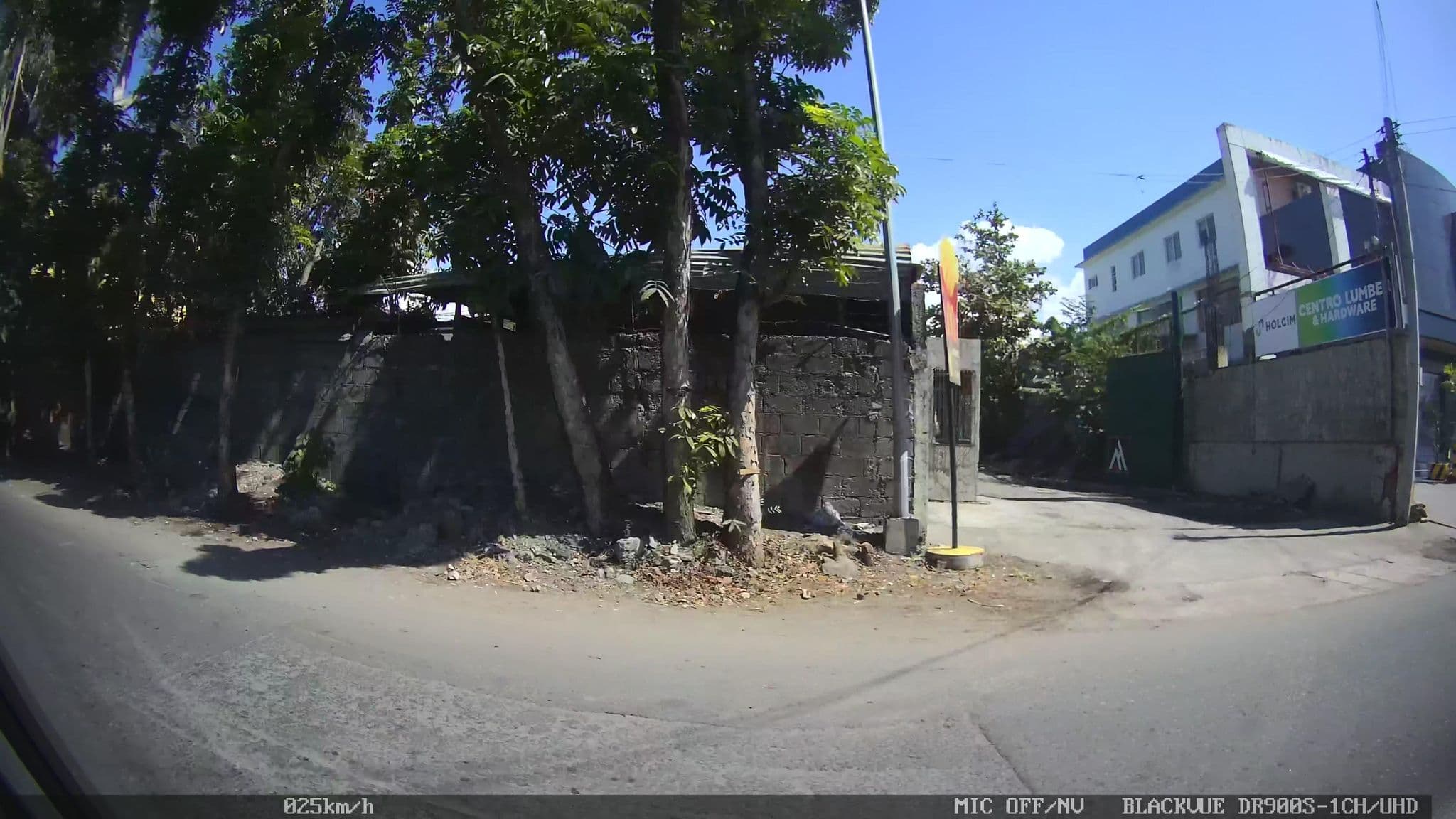 Street view near City Golden Heaven Beach Resort, Paringao — © Kaart---RIGHT (CC BY-SA · Mapillary)