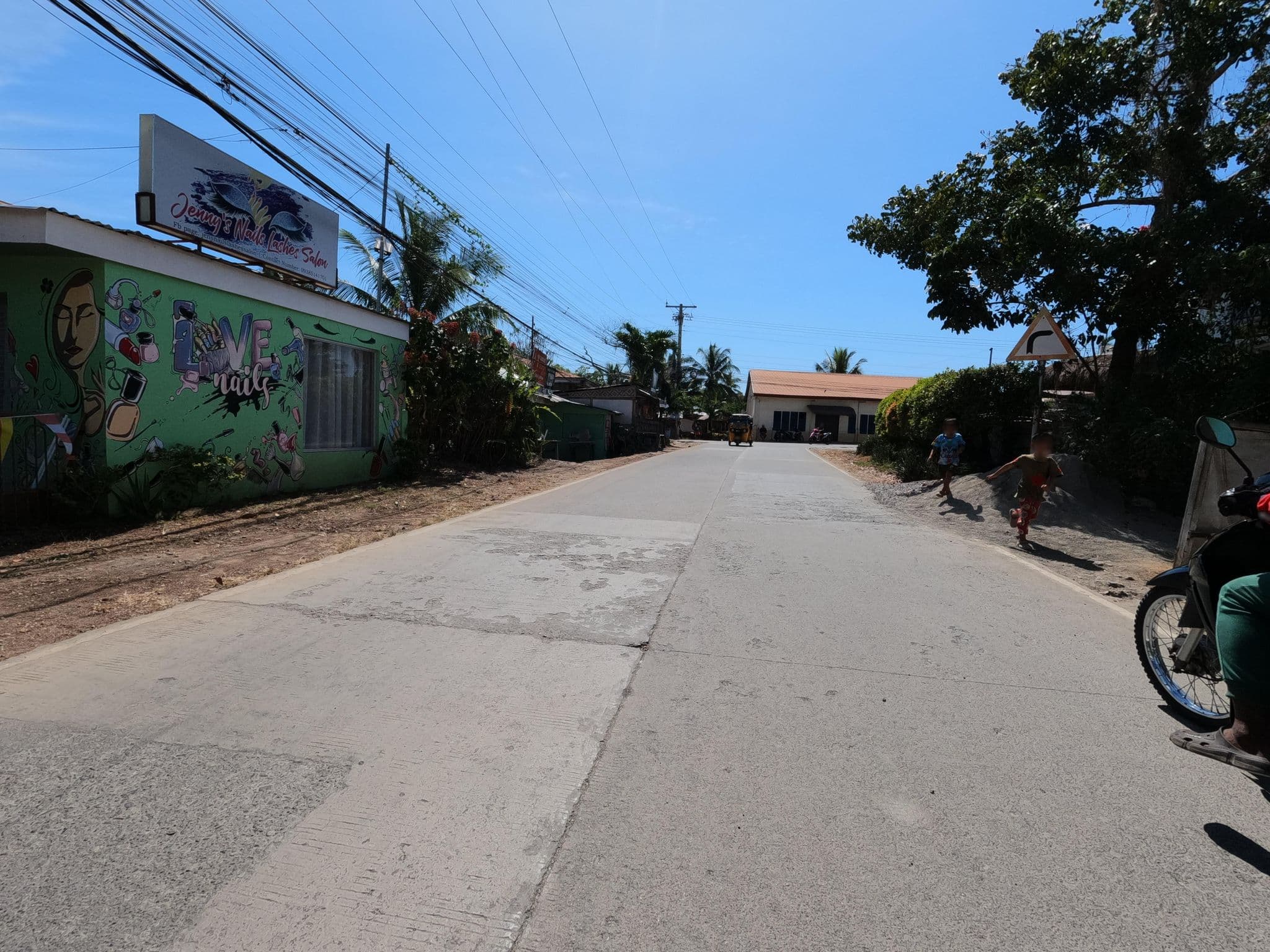 Street view near Moon view, Tawala