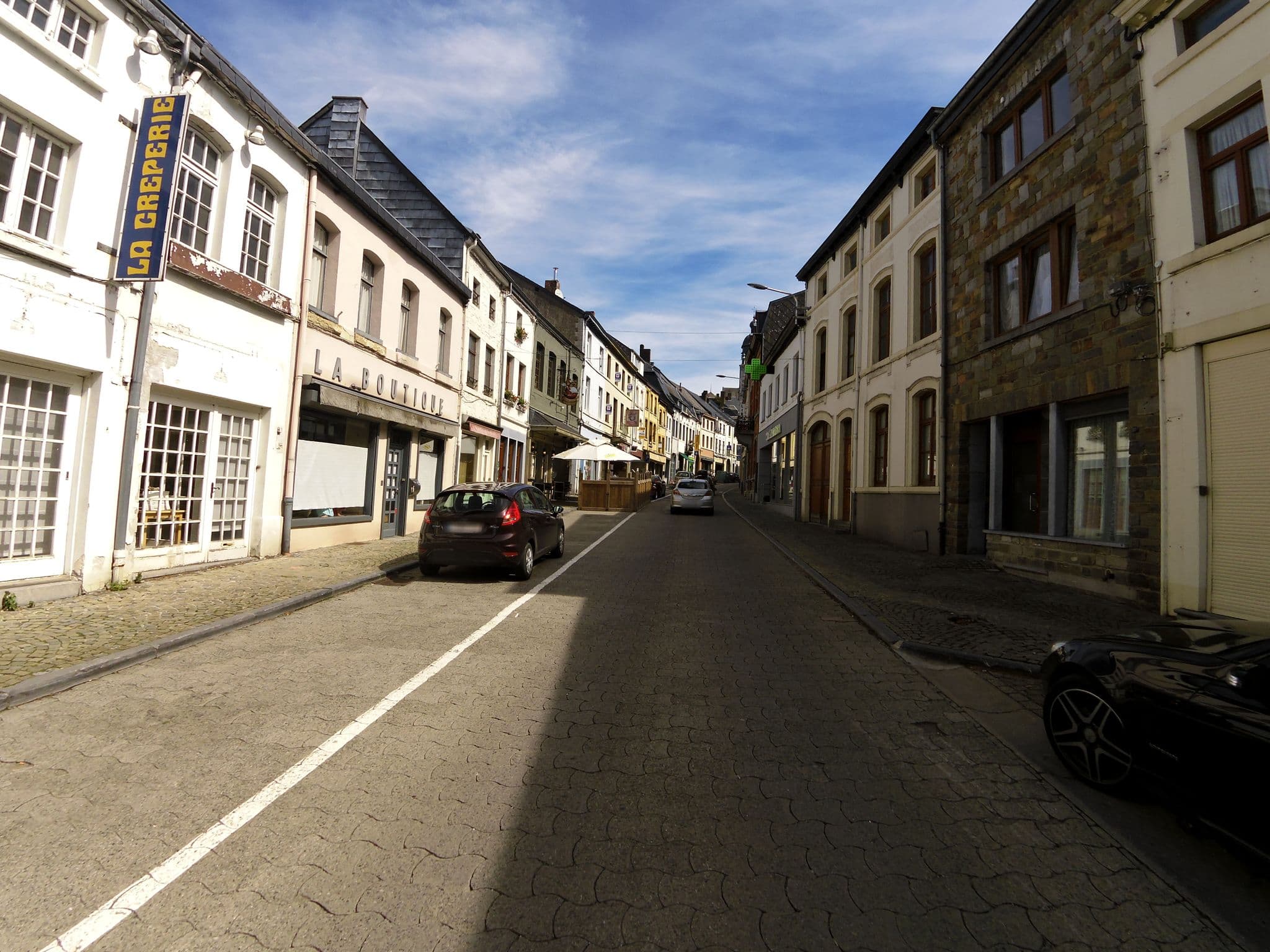 Street view near Alice et Armand, Saint-Hubert — © zors1843 (CC BY-SA · Mapillary)