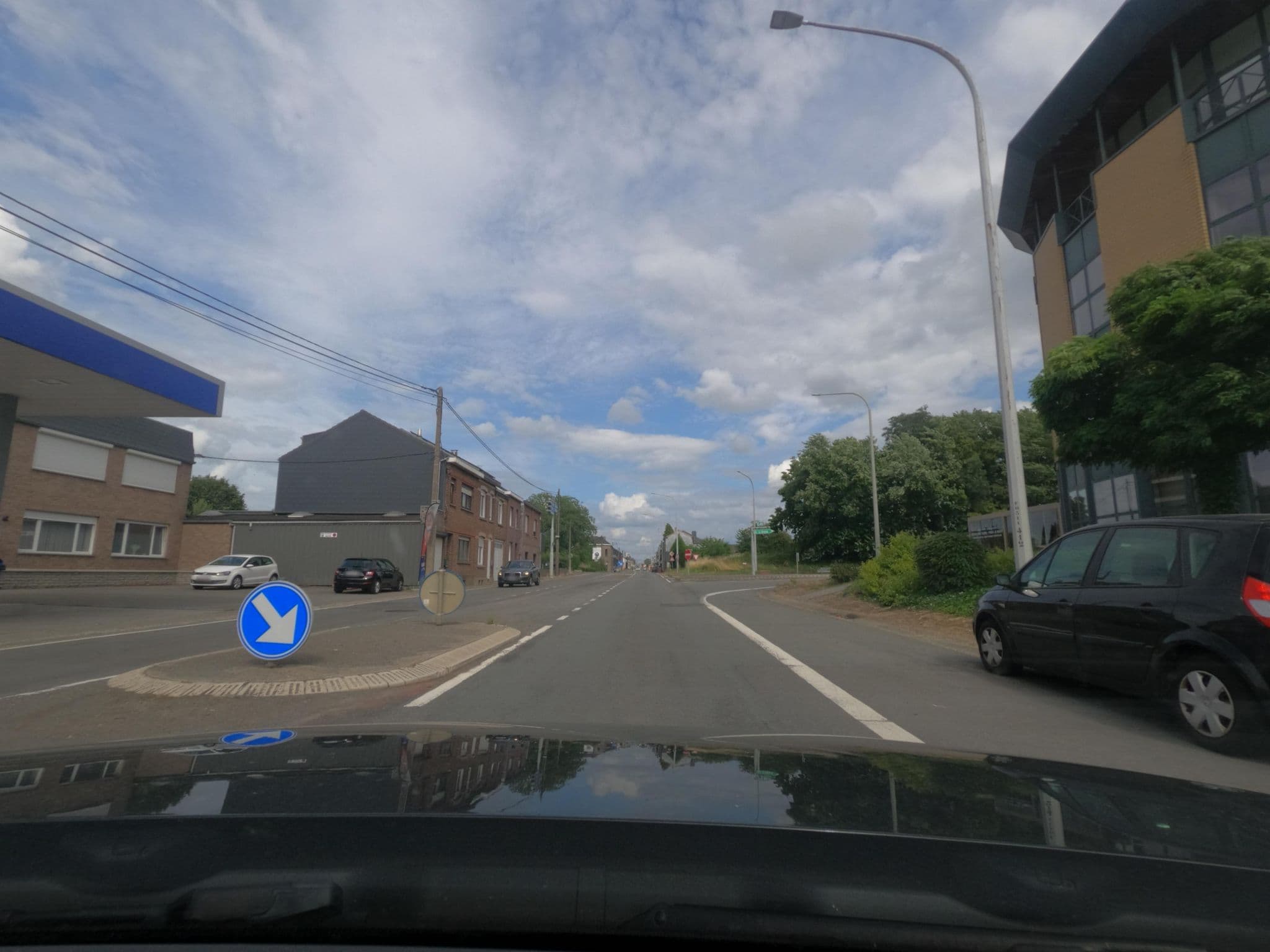 Street view near Hôtel de la Tour, Melen — © uwekoch (CC BY-SA · Mapillary)