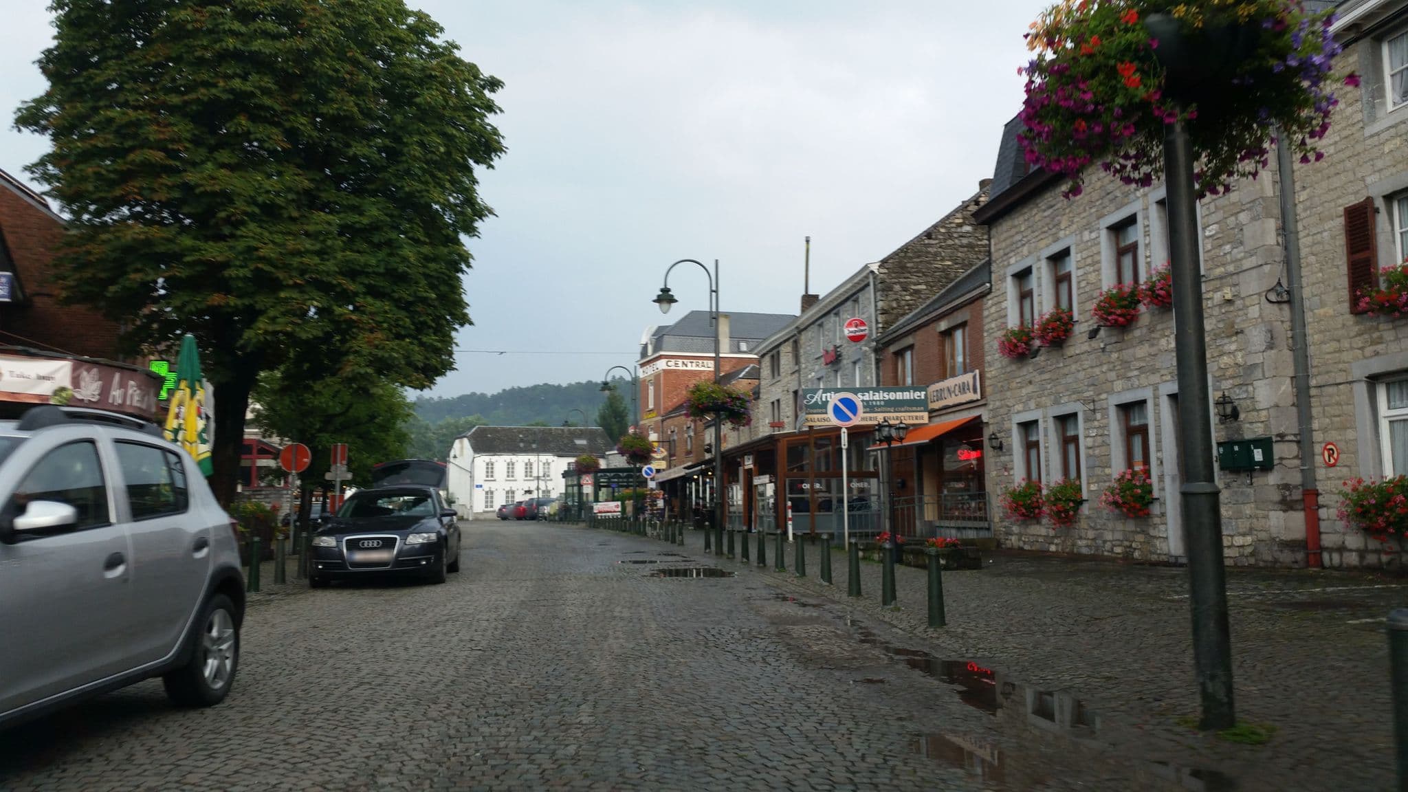 Street view near B&B Au coeur de Han, Han-sur-Lesse — © it_s_so_funny (CC BY-SA · Mapillary)