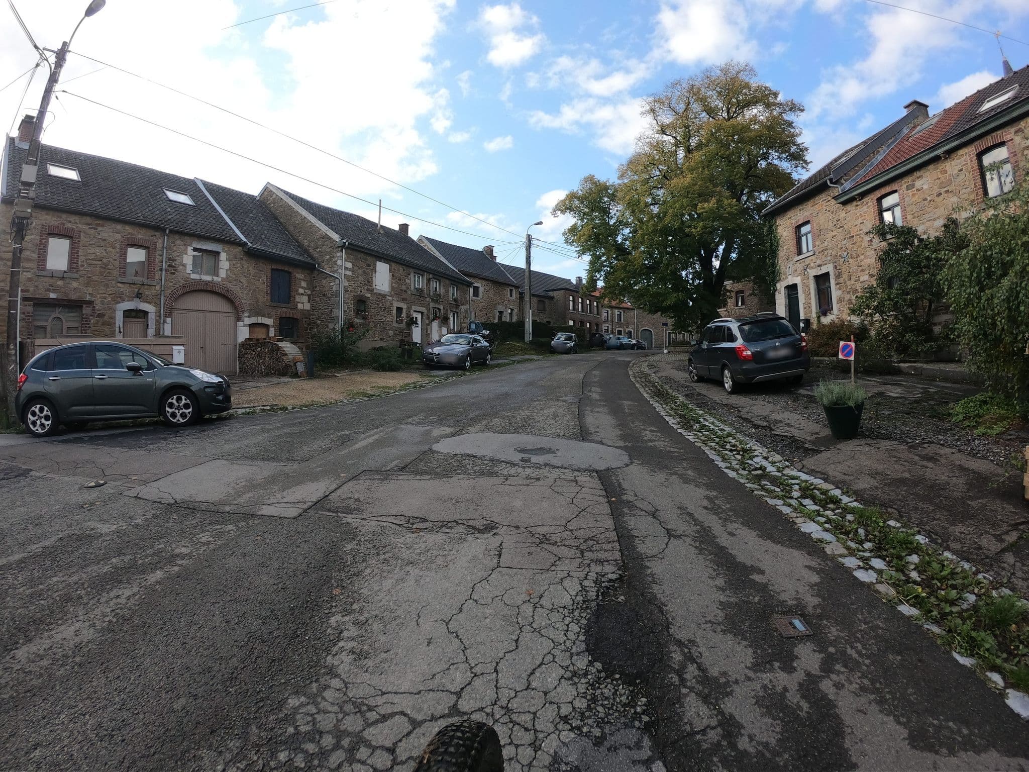 Street view near Gîte - de Becco, La Reid — © vinisa (CC BY-SA · Mapillary)