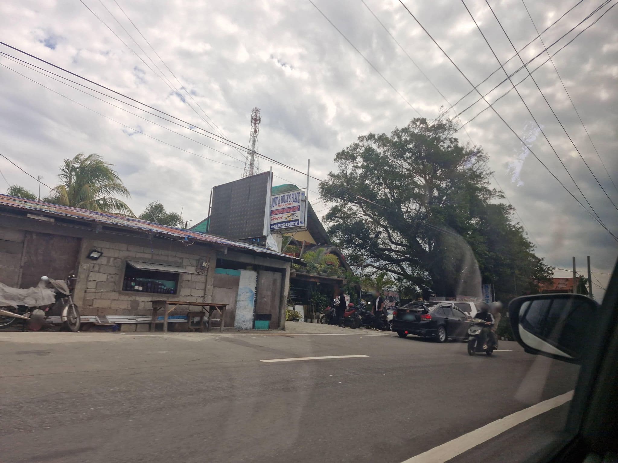 Street view near Bladymir Resort and Restaurant, Davila — © Yivan000 (CC BY-SA · Mapillary)