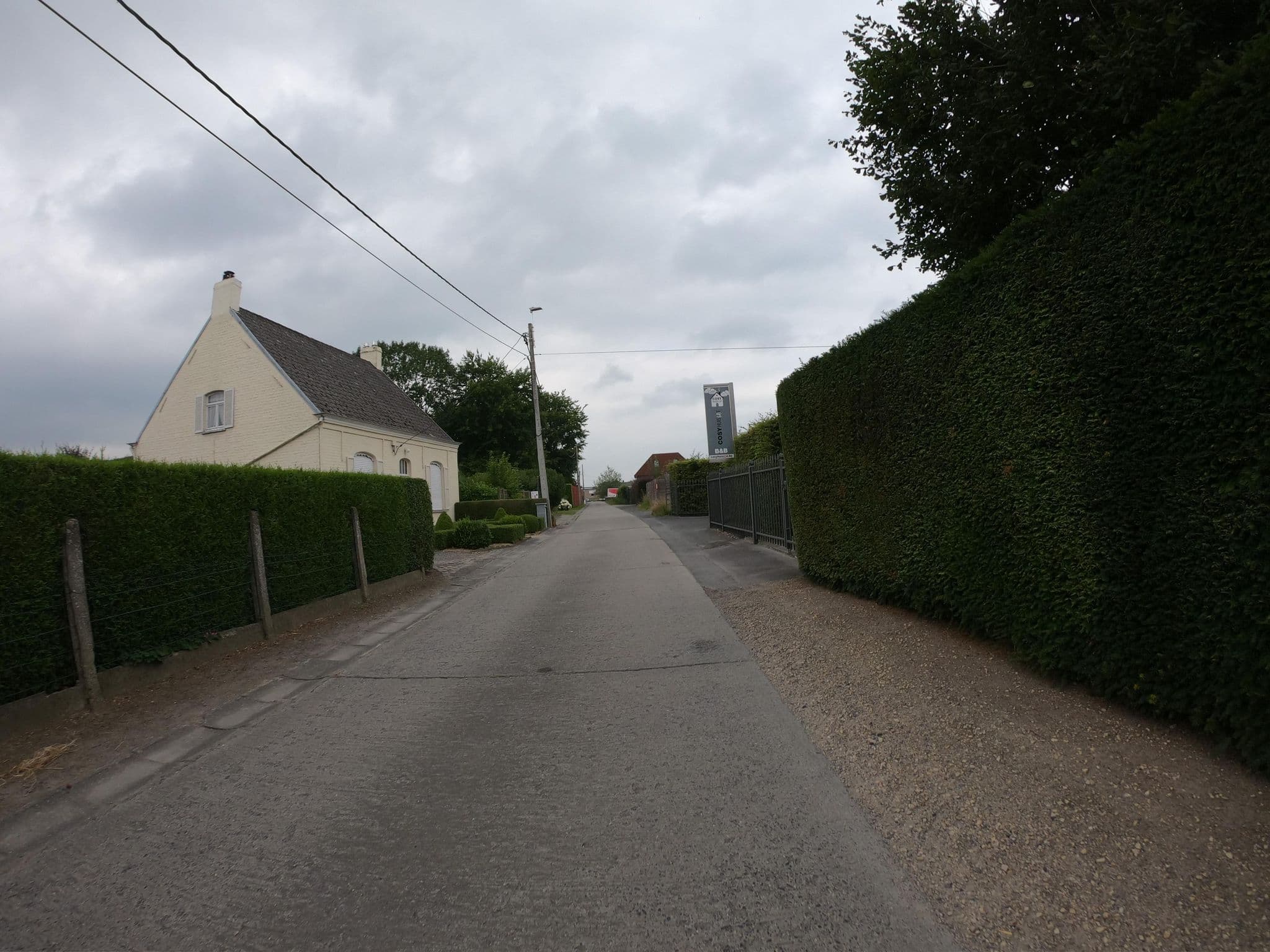 Street view near CosyHuis(j)e, Ouwegem — © jygpronse (CC BY-SA · Mapillary)