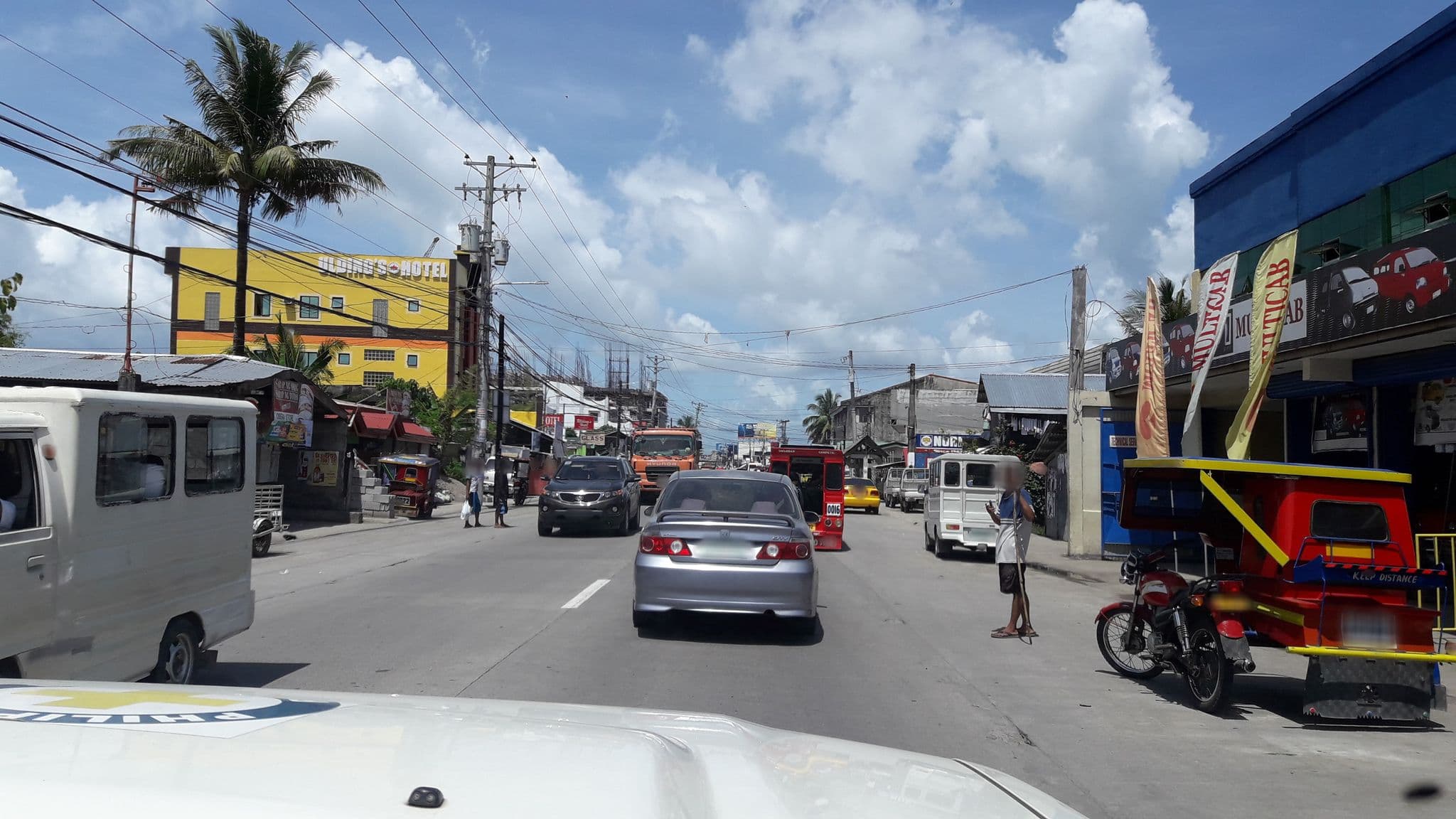 Street view near Avenue Hotel, Pawing — © wmcfall2 (CC BY-SA · Mapillary)