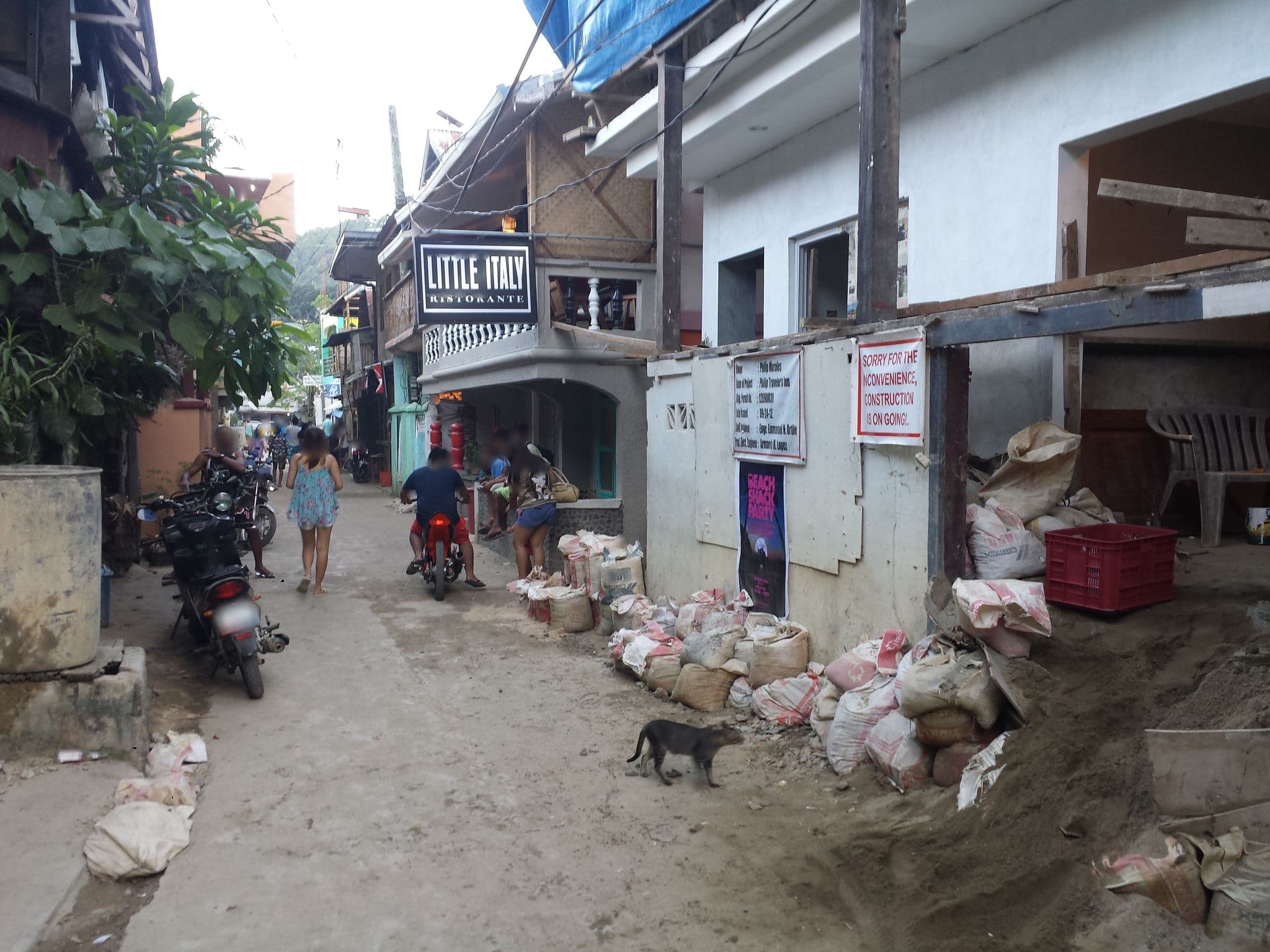 Street view near Happiness Hostel, El Nido