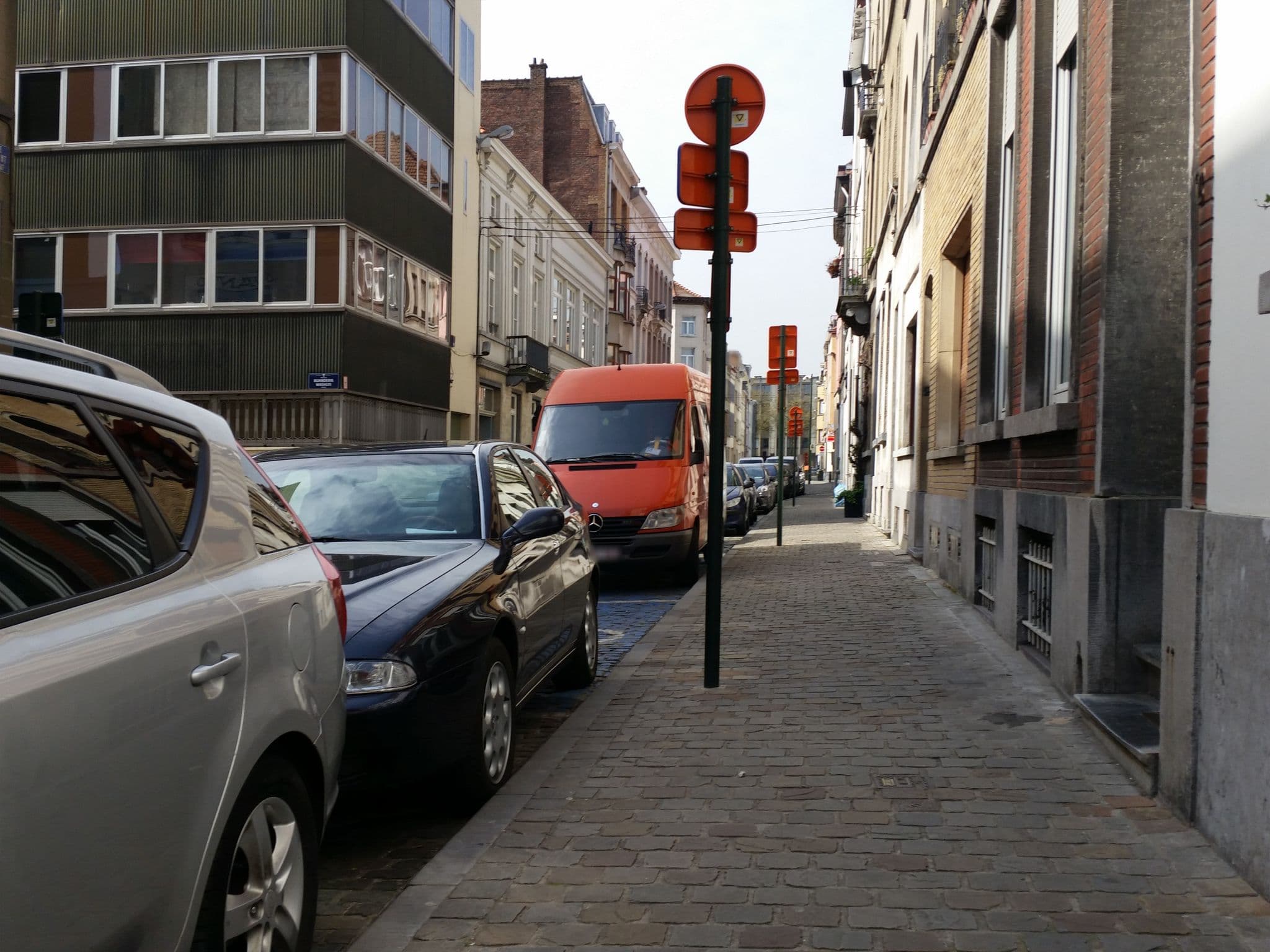 Street view near Hotel Queen Mary, Brussels — © filipc (CC BY-SA · Mapillary)