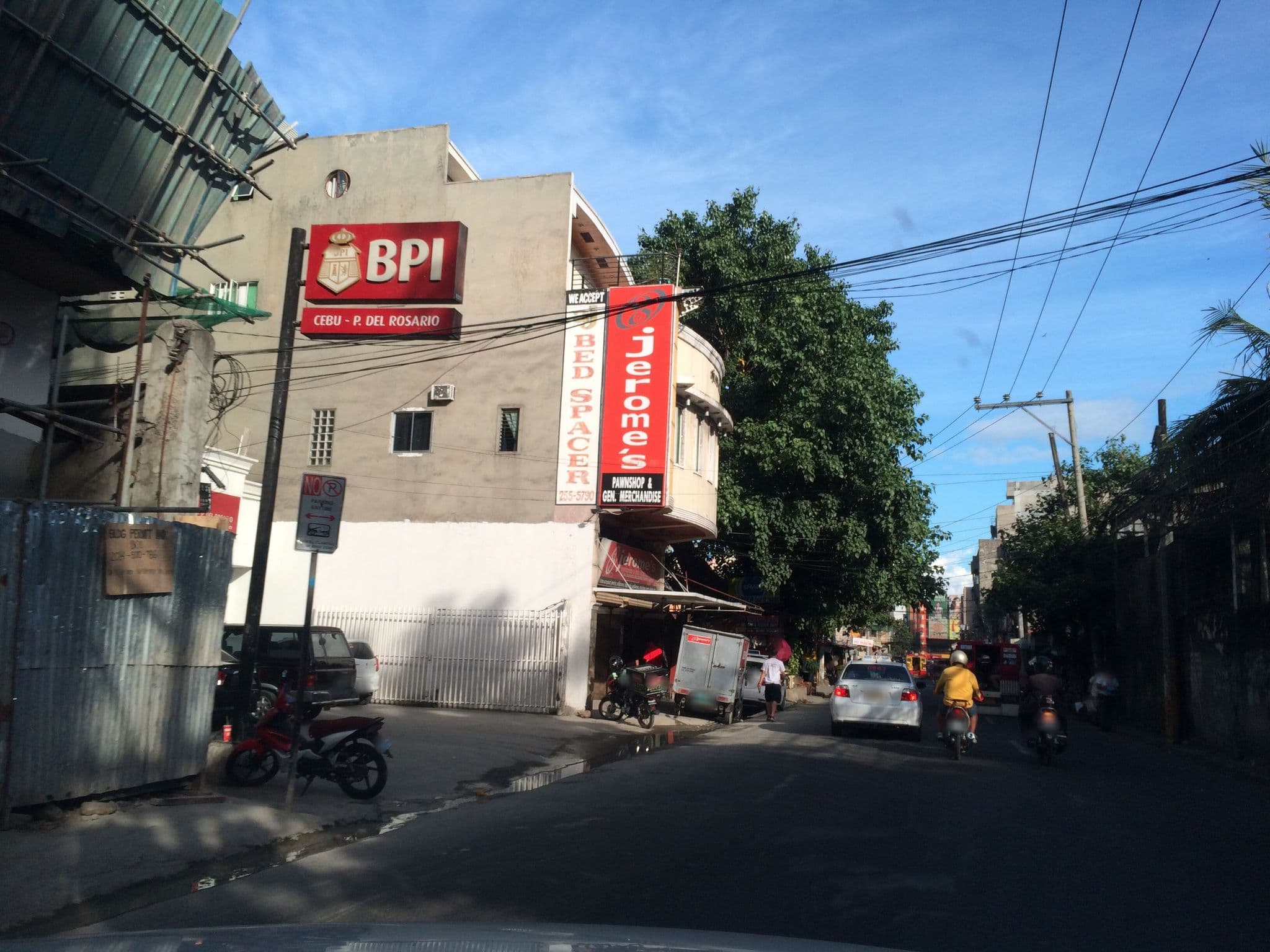 Street view near Southpole Central Hotel, Adlaon — © jeepney (CC BY-SA · Mapillary)