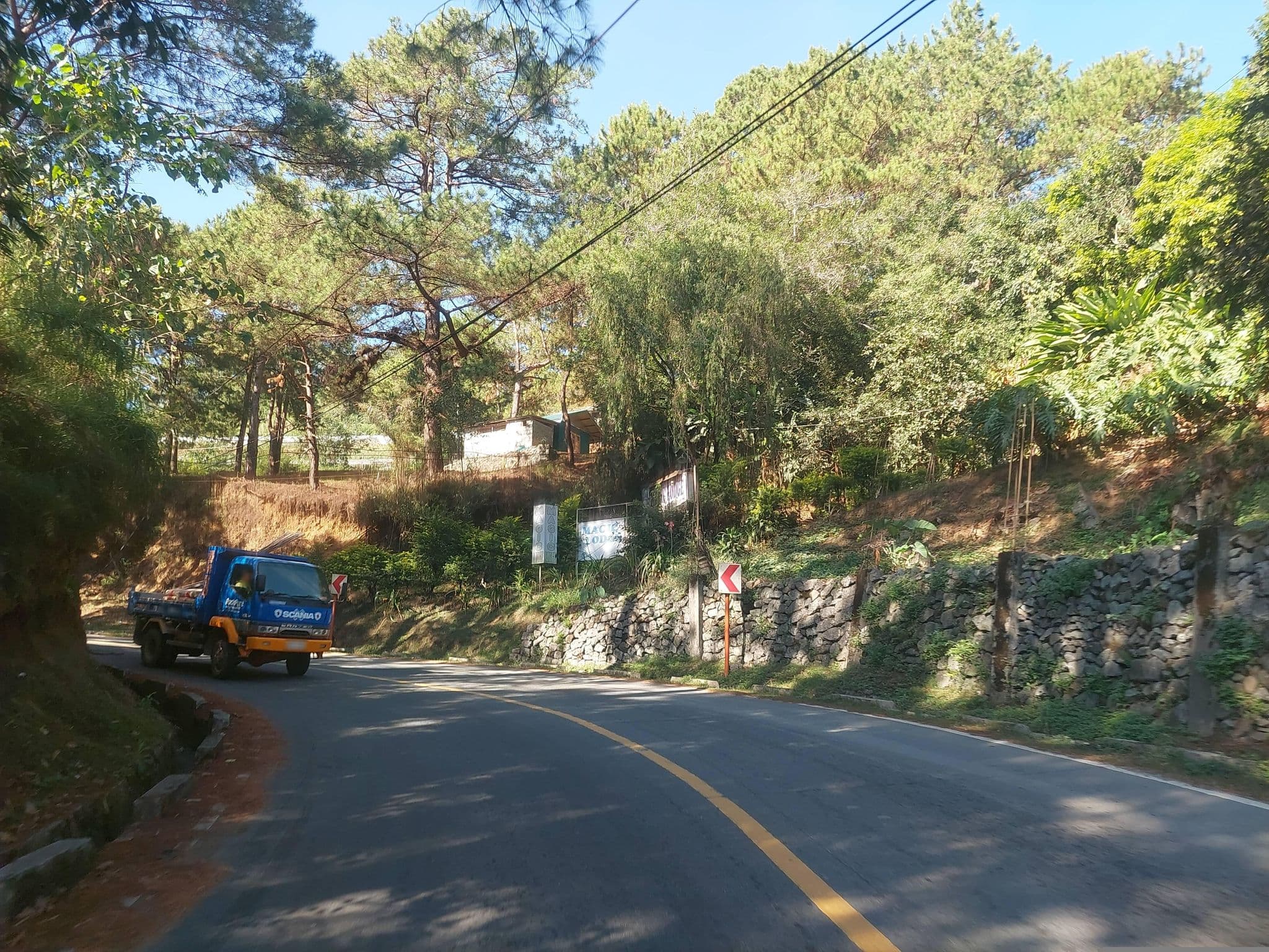 Street view near Magic Lodge, Tuding — © Yivan000 (CC BY-SA · Mapillary)