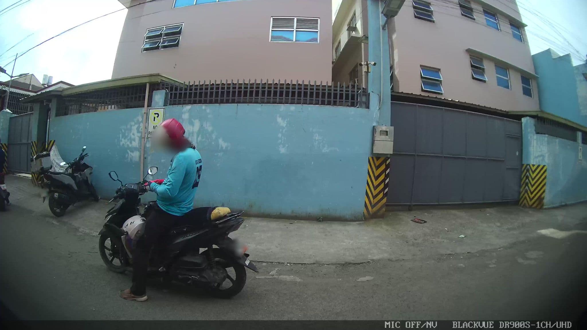 Street view near Walton, Cebu City — © Kaart---LEFT (CC BY-SA · Mapillary)