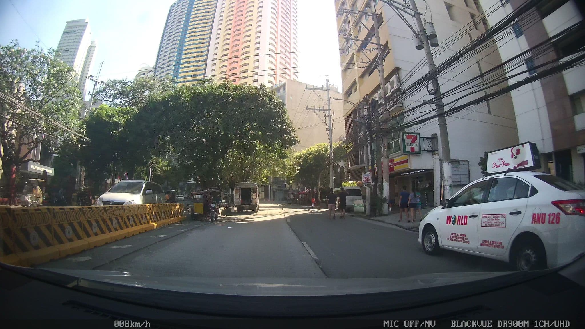 Street view near I Suites, Pasay — © kaart_4 (CC BY-SA · Mapillary)