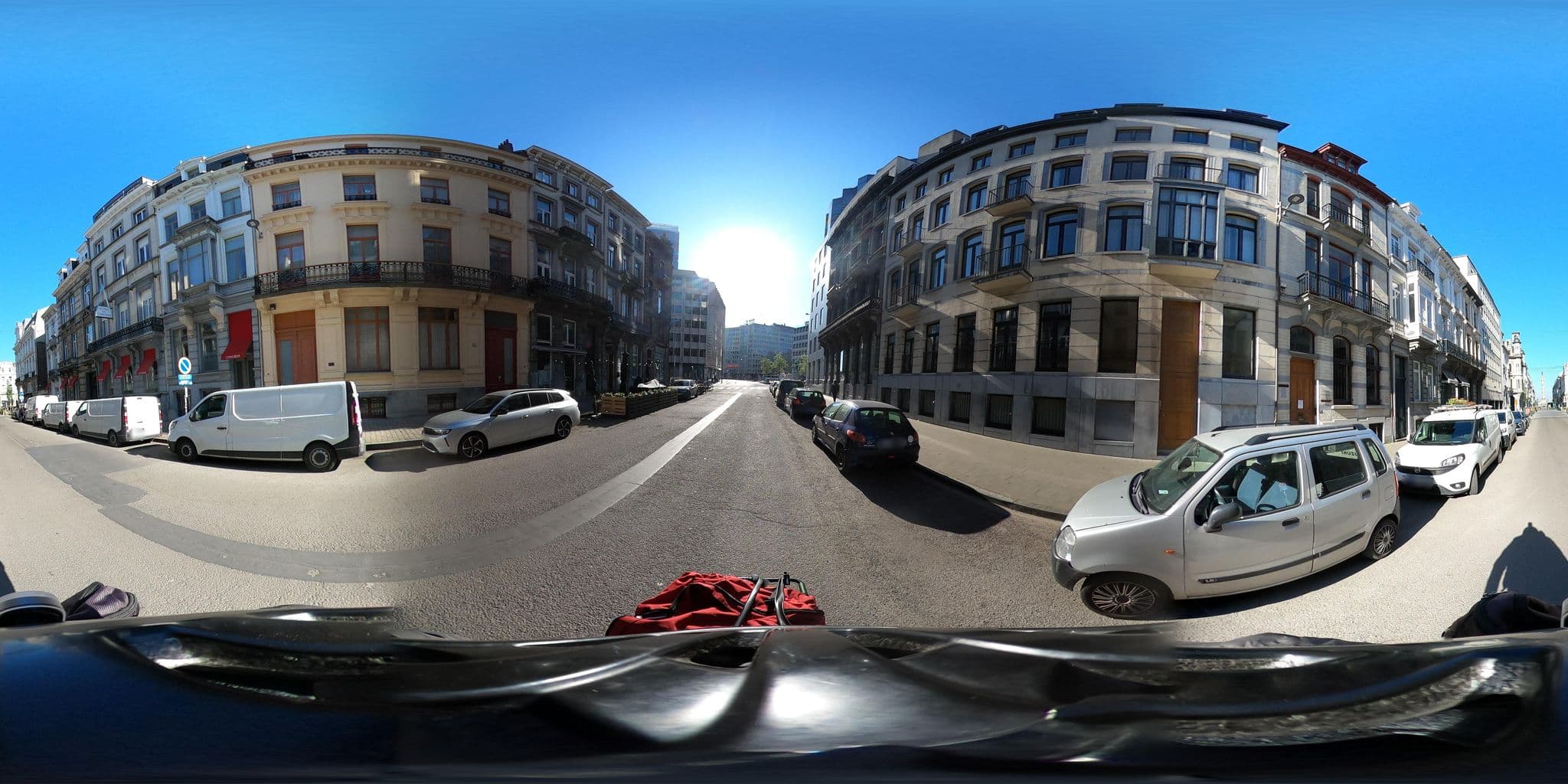 Street view near Madou, Saint-Josse-ten-Noode — © RaphaelPasLoin (CC BY-SA · Mapillary)