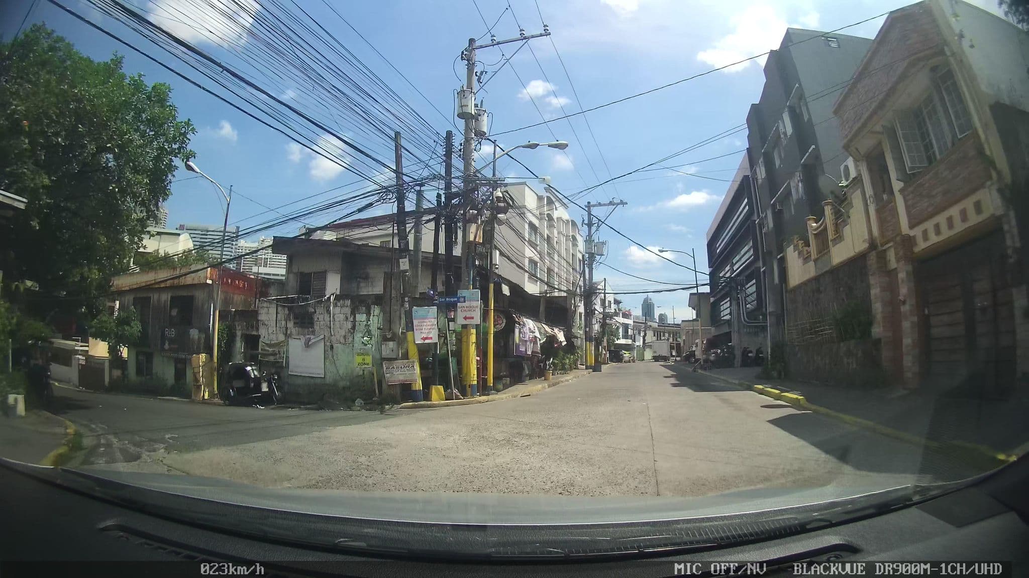 Street view near Heart's Dorm, Mandaluyong — © kaart_4 (CC BY-SA · Mapillary)