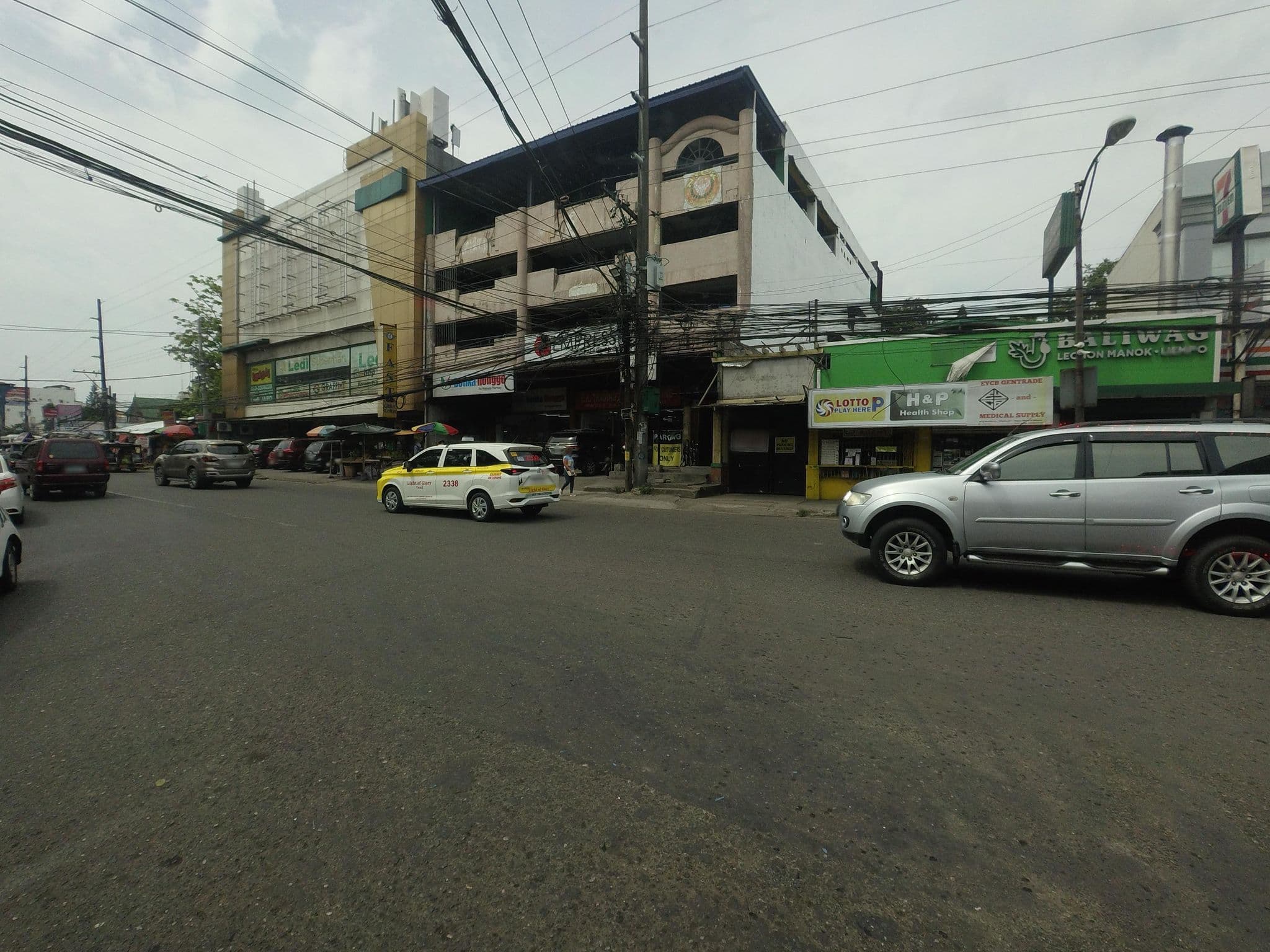 Street view near New Empress' Palace Pension, Ungca — © Kaart_Local (CC BY-SA · Mapillary)