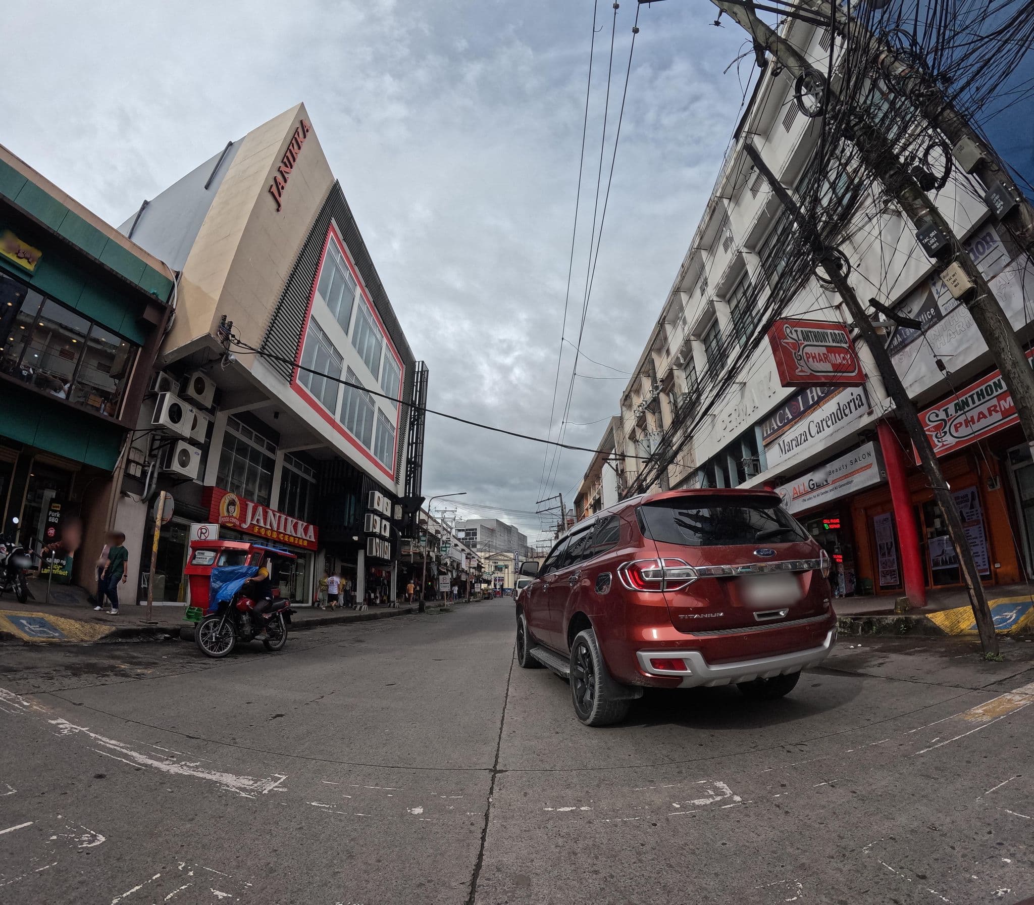 Street view near Hacasi Hotel, Tacloban — © feyeandal (CC BY-SA · Mapillary)