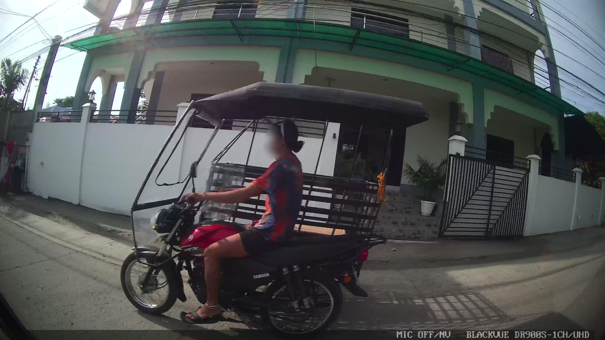 Street view near Junie Pension House, Basdiot — © Kaart---LEFT (CC BY-SA · Mapillary)