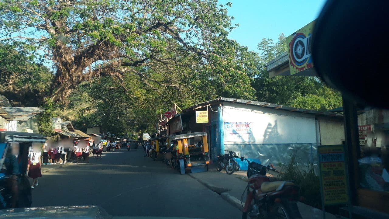 Street view near Marbeth Inn, Coron