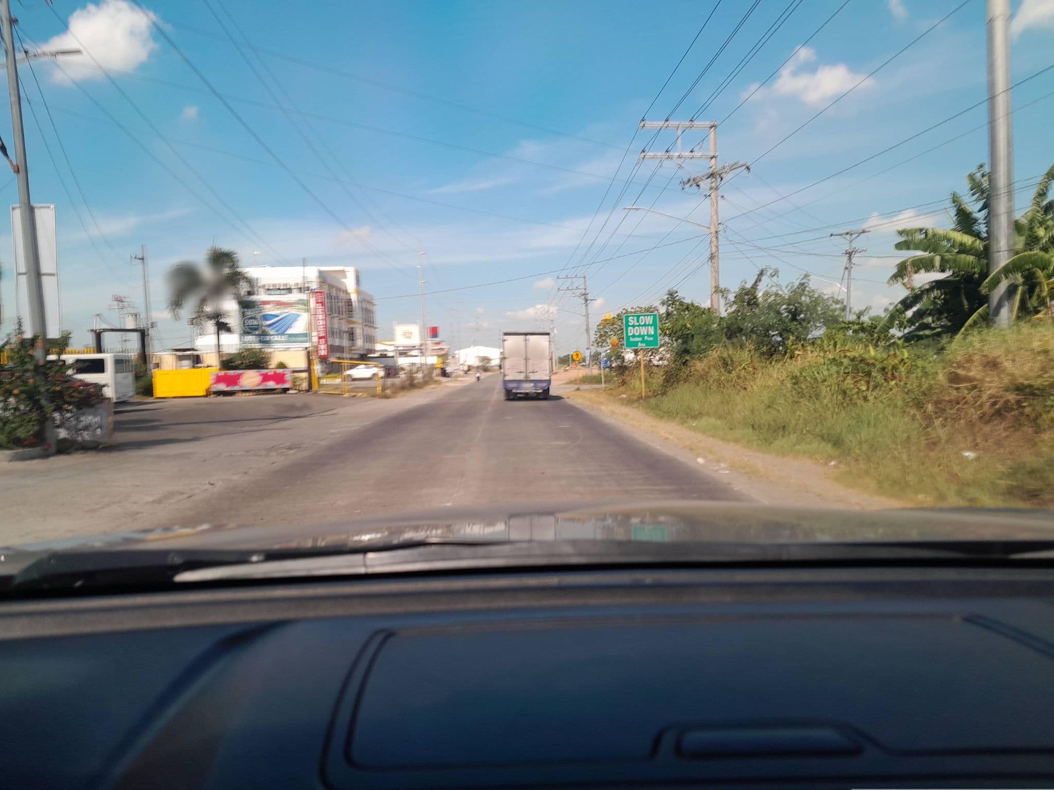 Street view near Station Inn, Capucnasan — © ericb1983 (CC BY-SA · Mapillary)