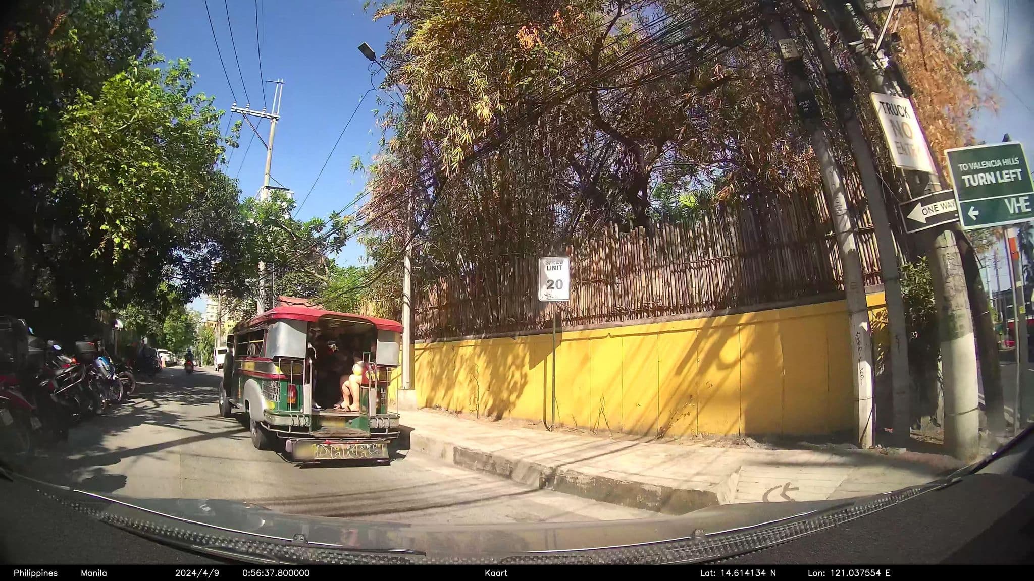 Street view near Summit Hotel Magnolia, Mariana — © kaart_4 (CC BY-SA · Mapillary)