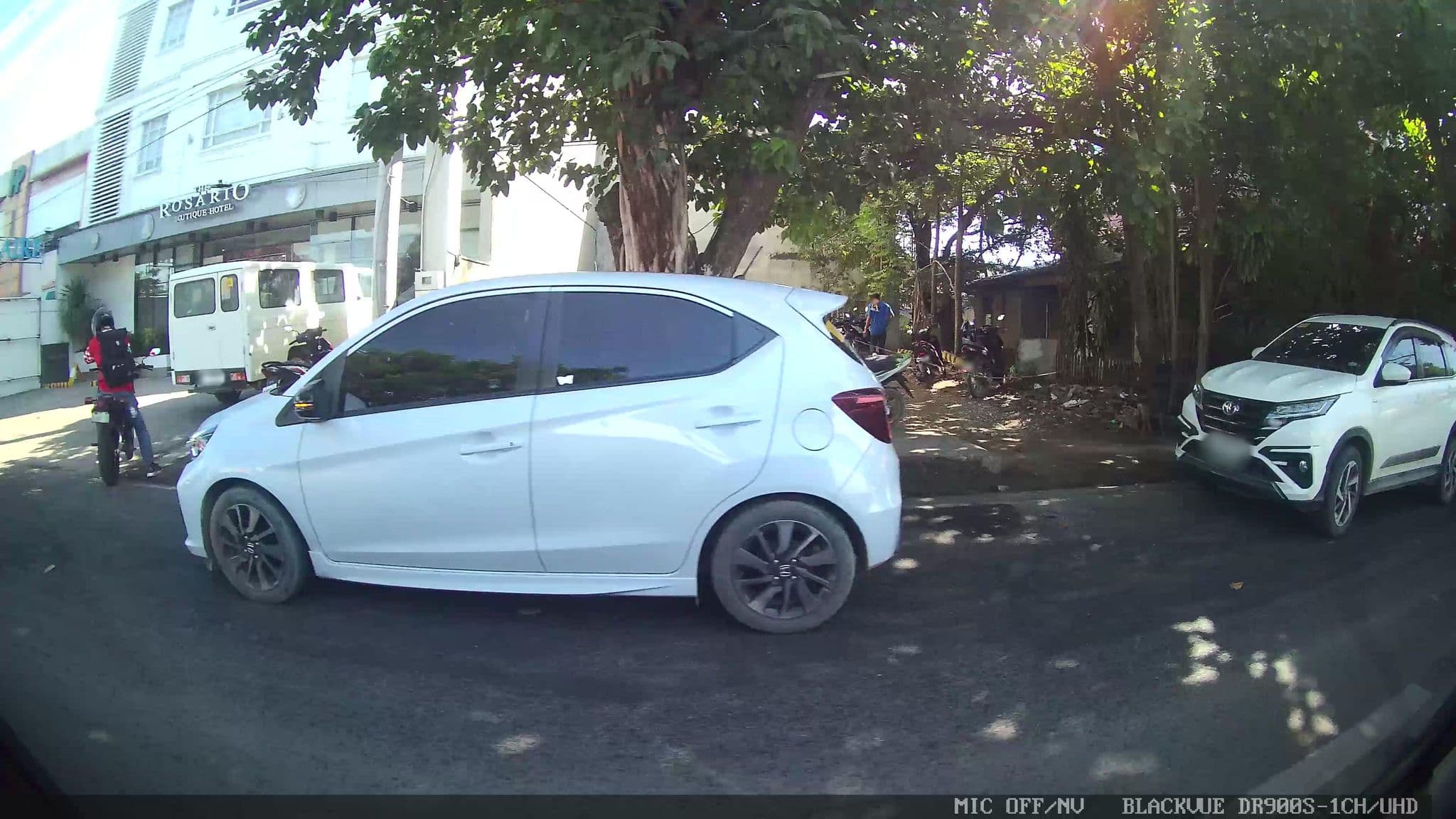 Street view near The Rosario hotel, Liloan — © Kaart---RIGHT (CC BY-SA · Mapillary)