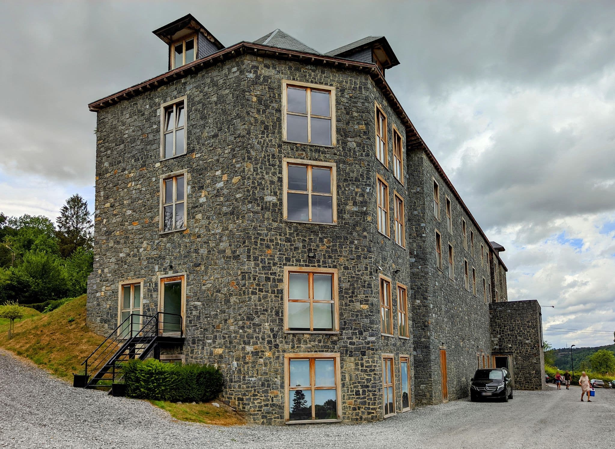 Street view near La Merveilleuse, Dinant — © km2bp (CC BY-SA · Mapillary)