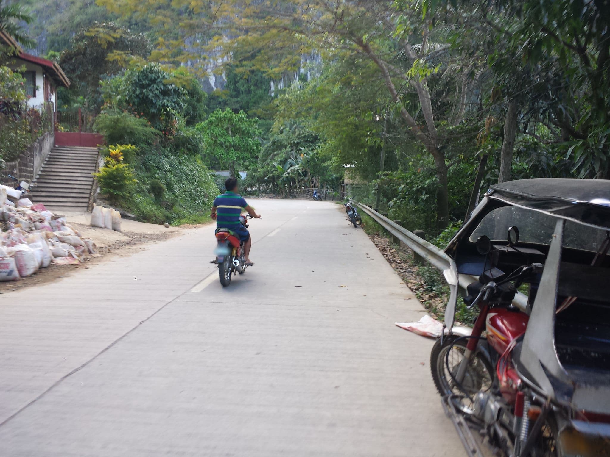 Street view near Mansion Buena Vista, El Nido