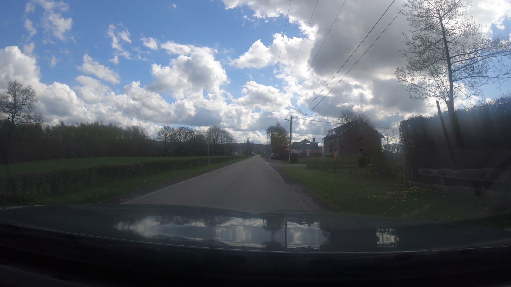 Street view near Gîte - Le Chalet du Ménobu, La Reid — © vinisa (CC BY-SA · Mapillary)