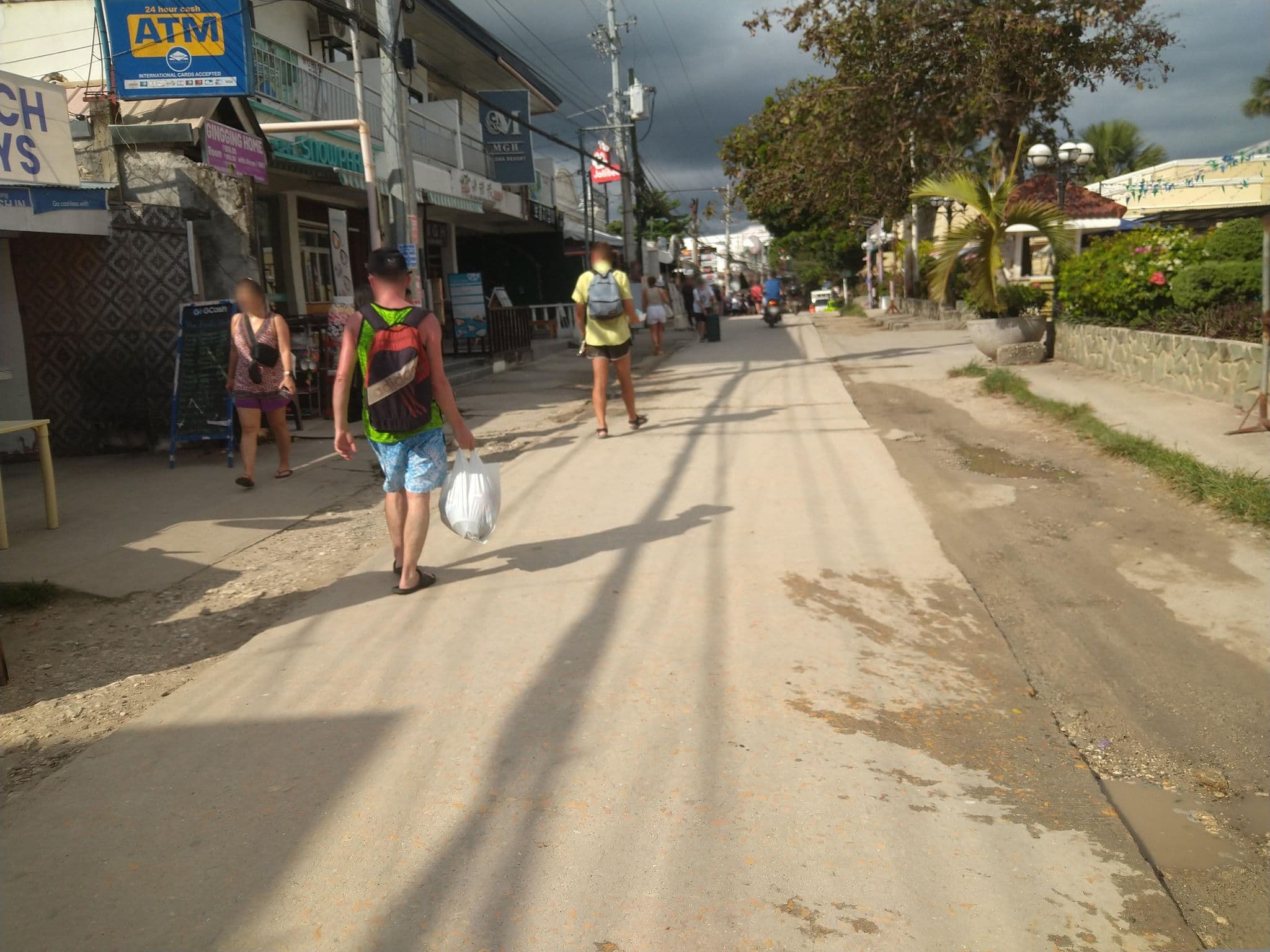 Street view near MGH Alona Resort, Tawala