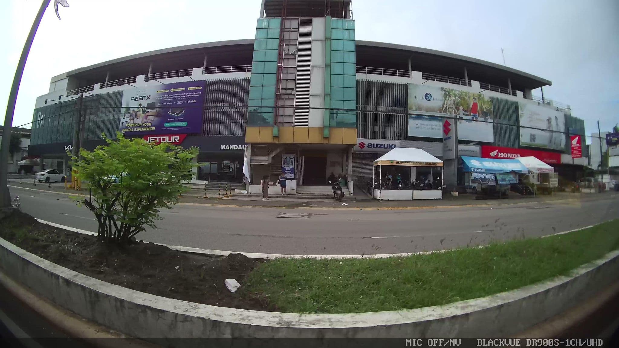 Street view near Fairfield by Marriott, Mandaue City, Mandaue City — © Kaart---LEFT (CC BY-SA · Mapillary)