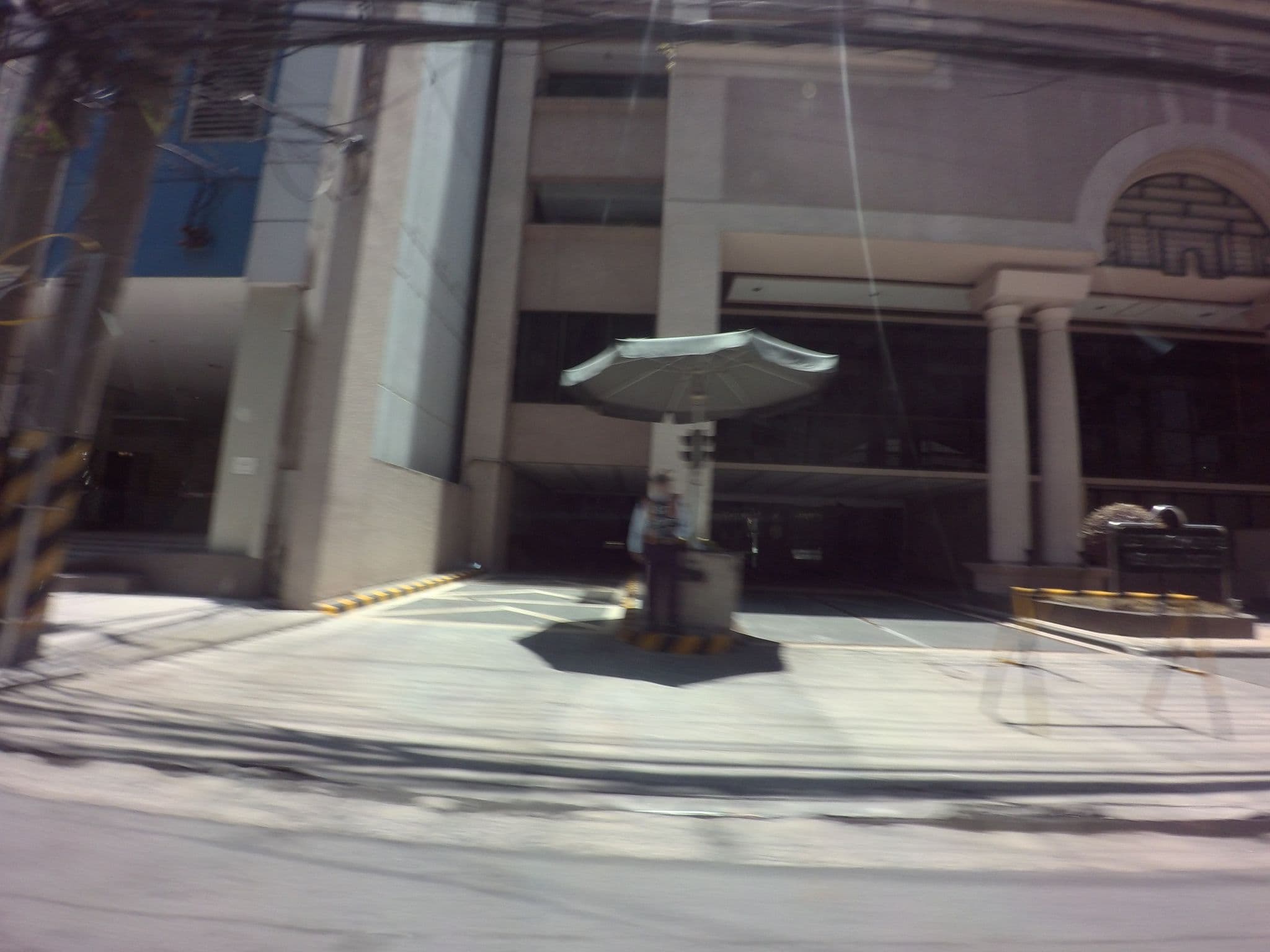Street view near One Pacific Place Serviced Residences, Bel Air — © GOwin (CC BY-SA · Mapillary)