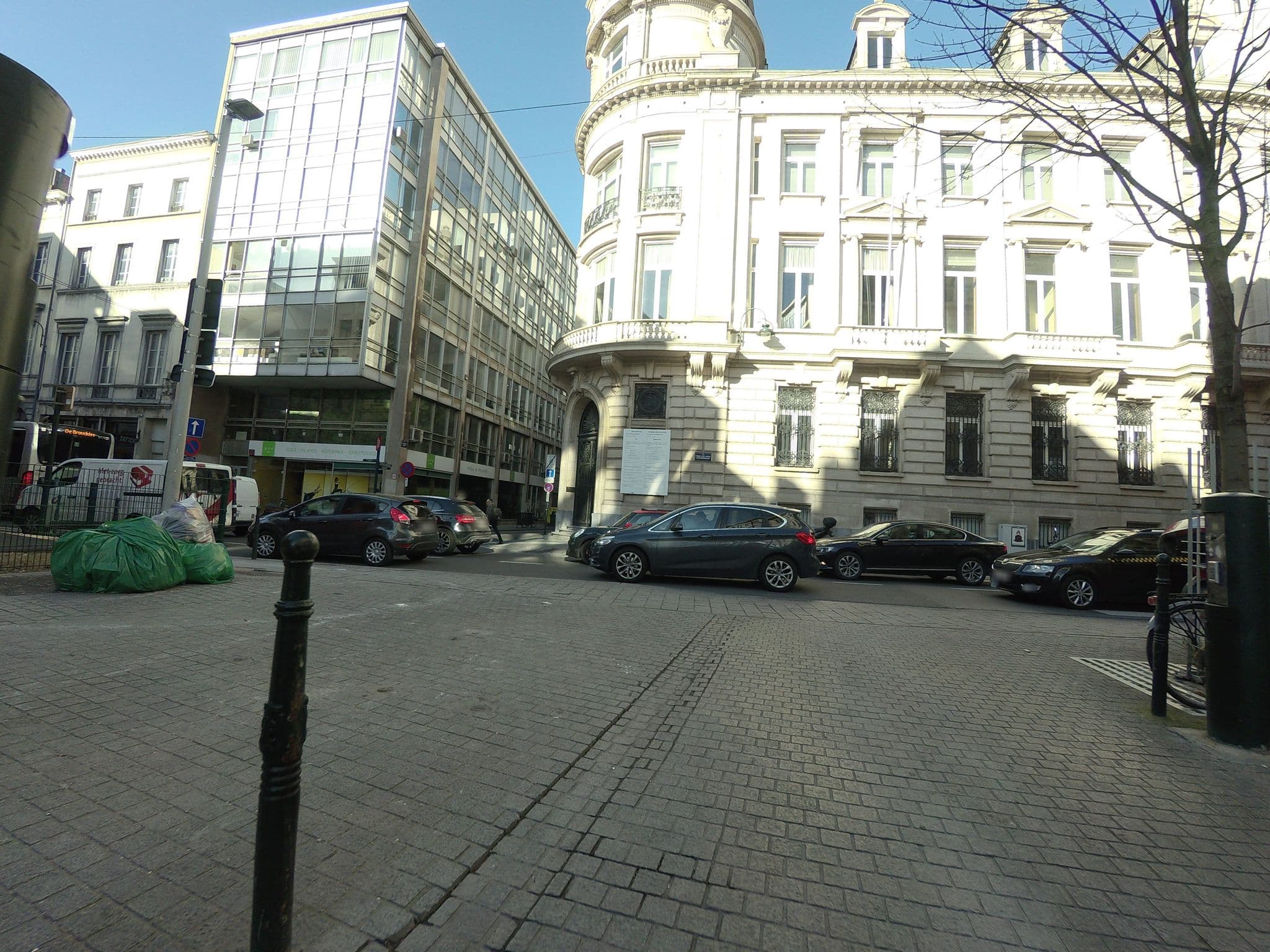 Street view near Fleur de Ville, Brussels — © filipc (CC BY-SA · Mapillary)