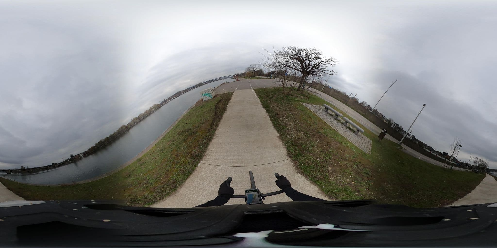 Street view near Aire Camping-car Visé, Visé — © ledantec (CC BY-SA · Mapillary)